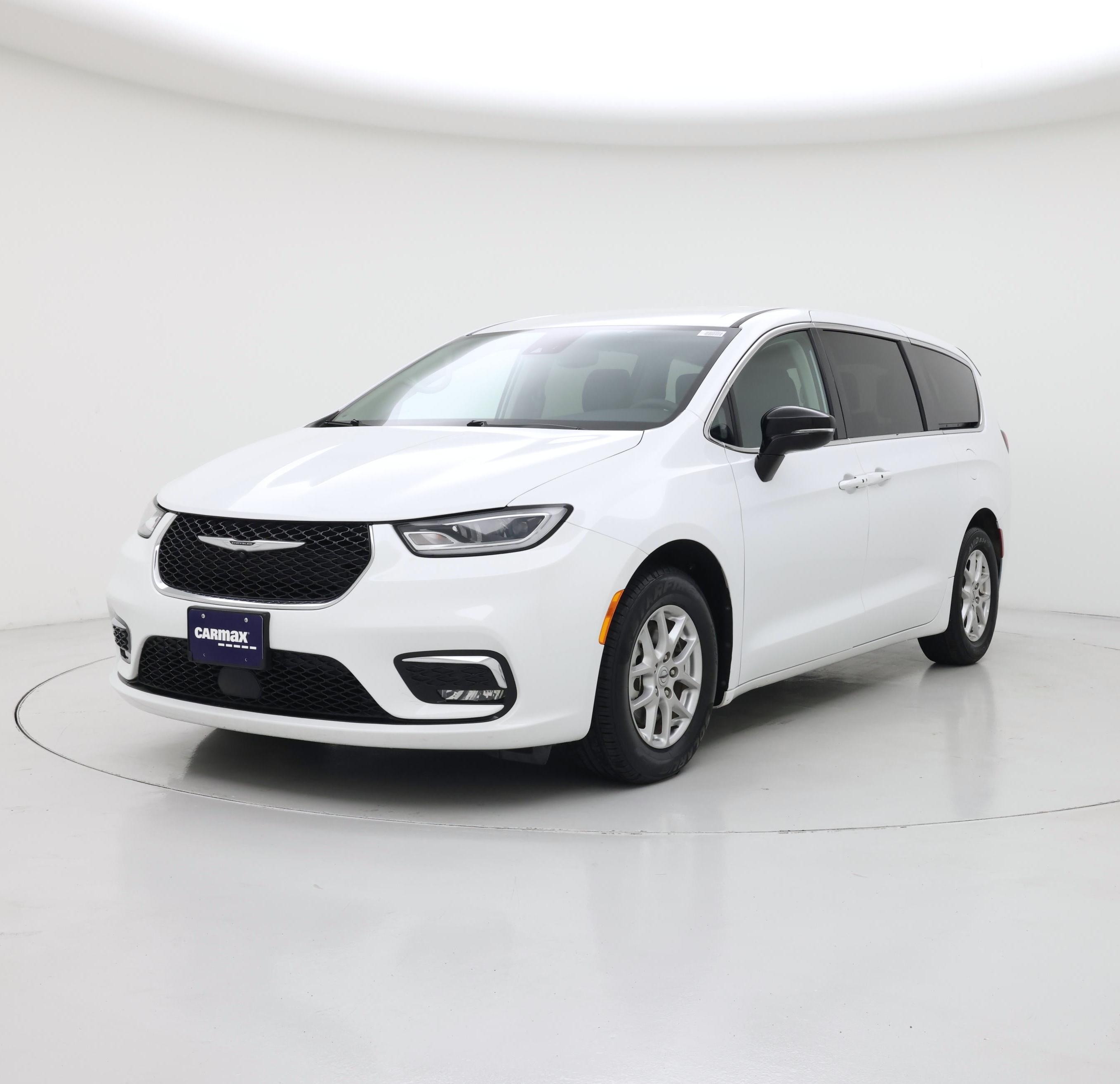 Thumbnail: 2024 Chrysler Pacifica - 4