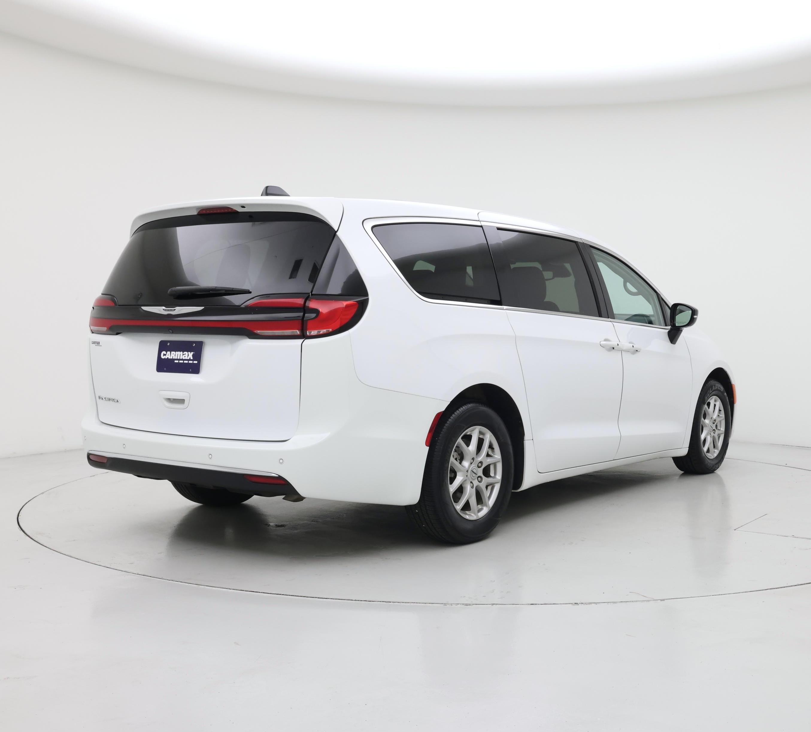 Thumbnail: 2024 Chrysler Pacifica - 8