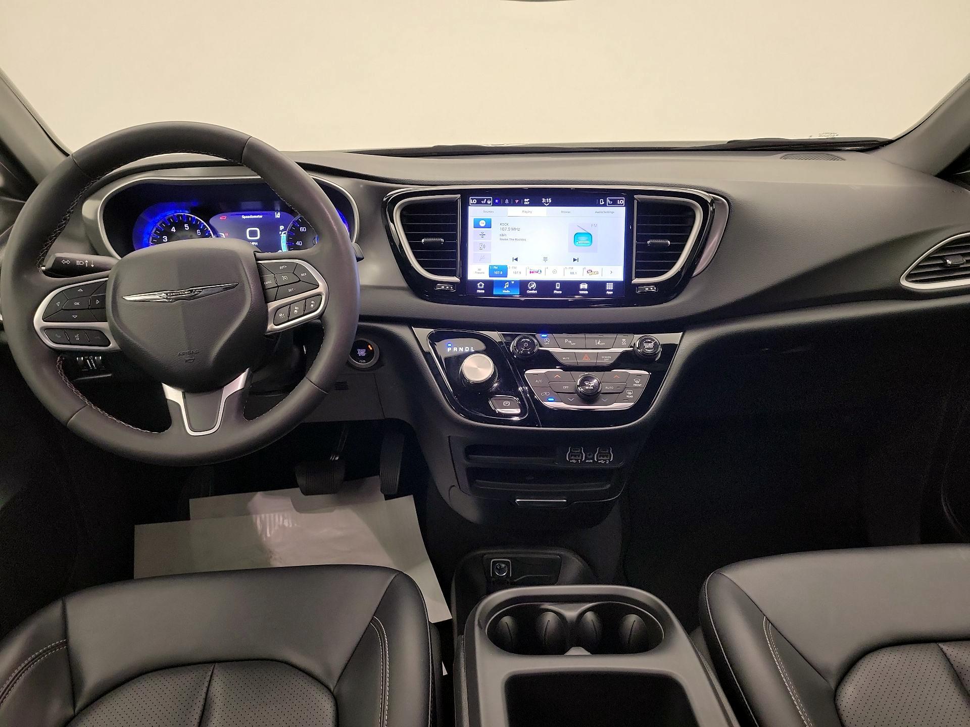 Thumbnail: 2025 Chrysler Pacifica - 9