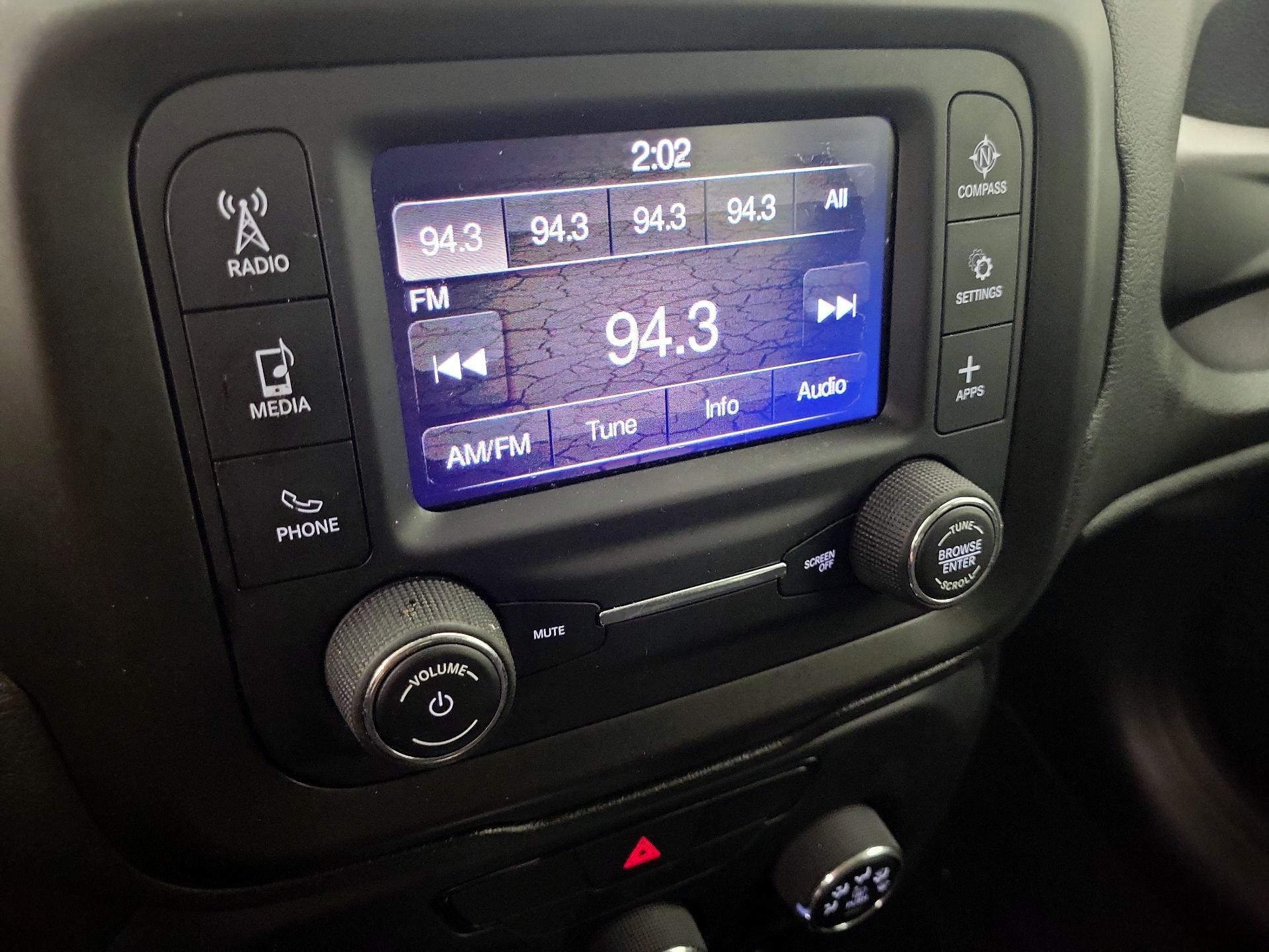 Thumbnail: 2020 Jeep Renegade - 15