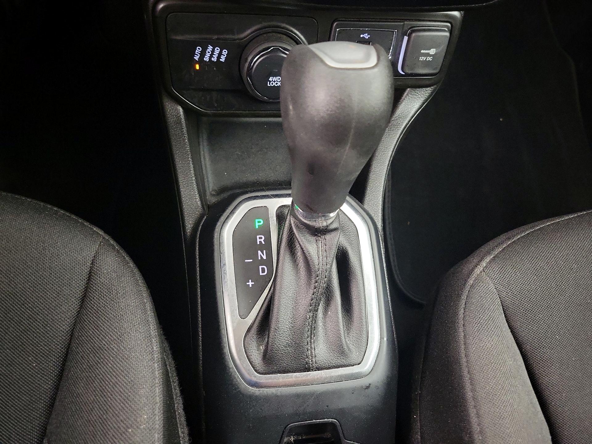 Thumbnail: 2020 Jeep Renegade - 17