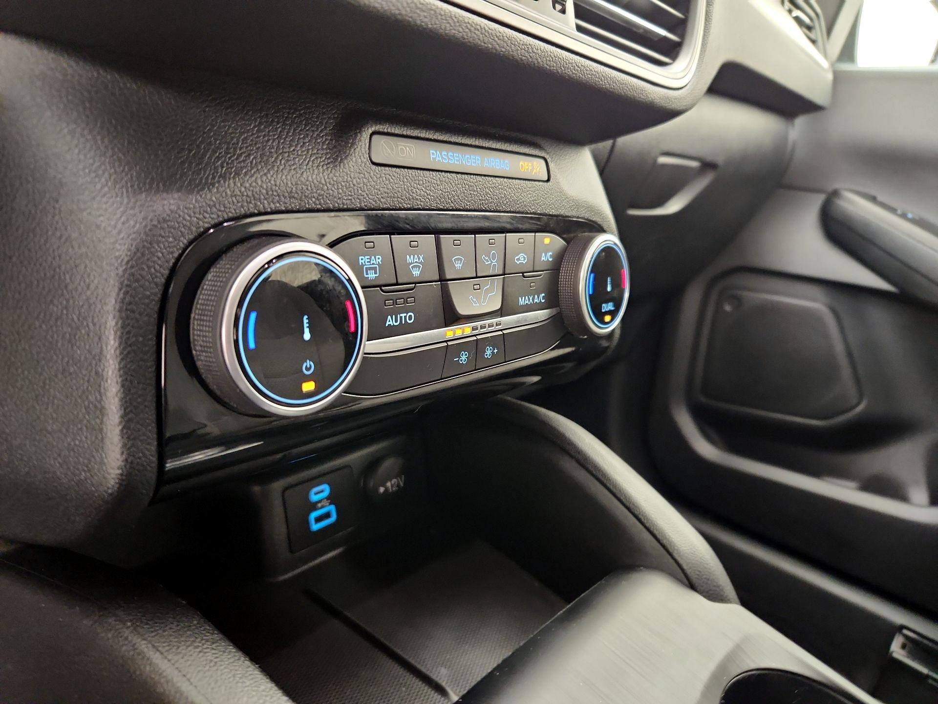 Thumbnail: 2022 Ford Escape - 16
