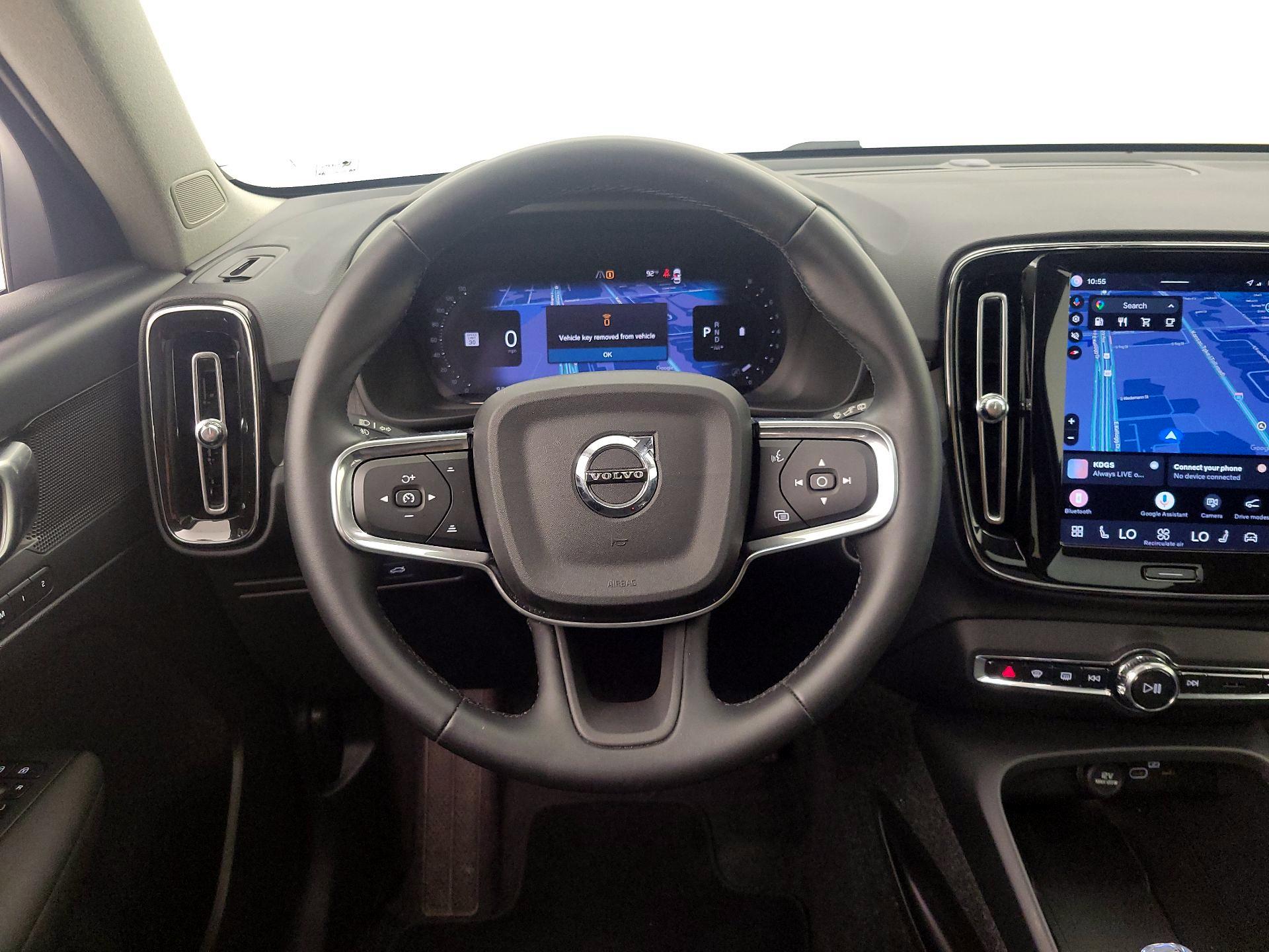 Thumbnail: 2025 Volvo XC40 - 10