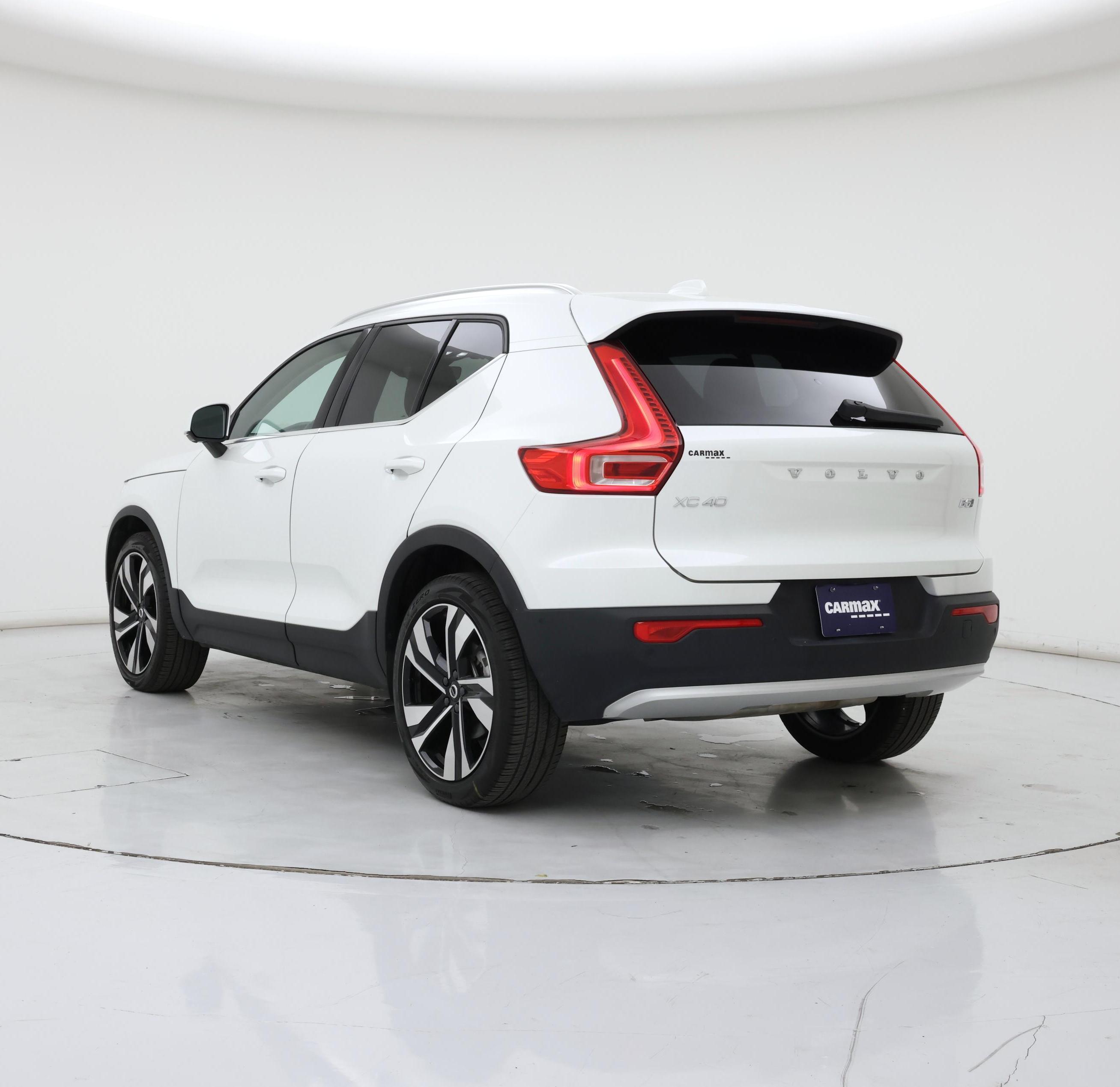 Thumbnail: 2025 Volvo XC40 - 2