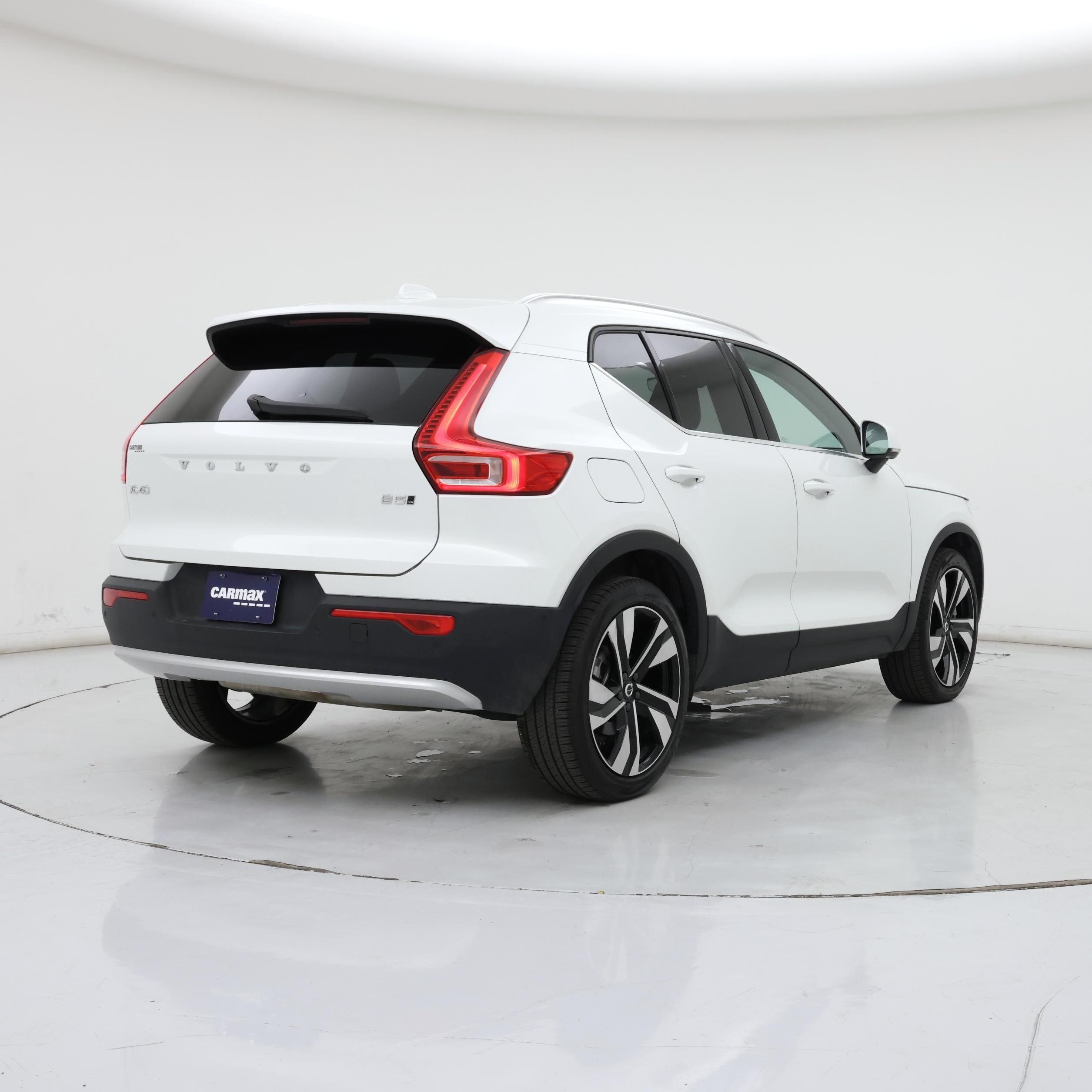 Thumbnail: 2025 Volvo XC40 - 8