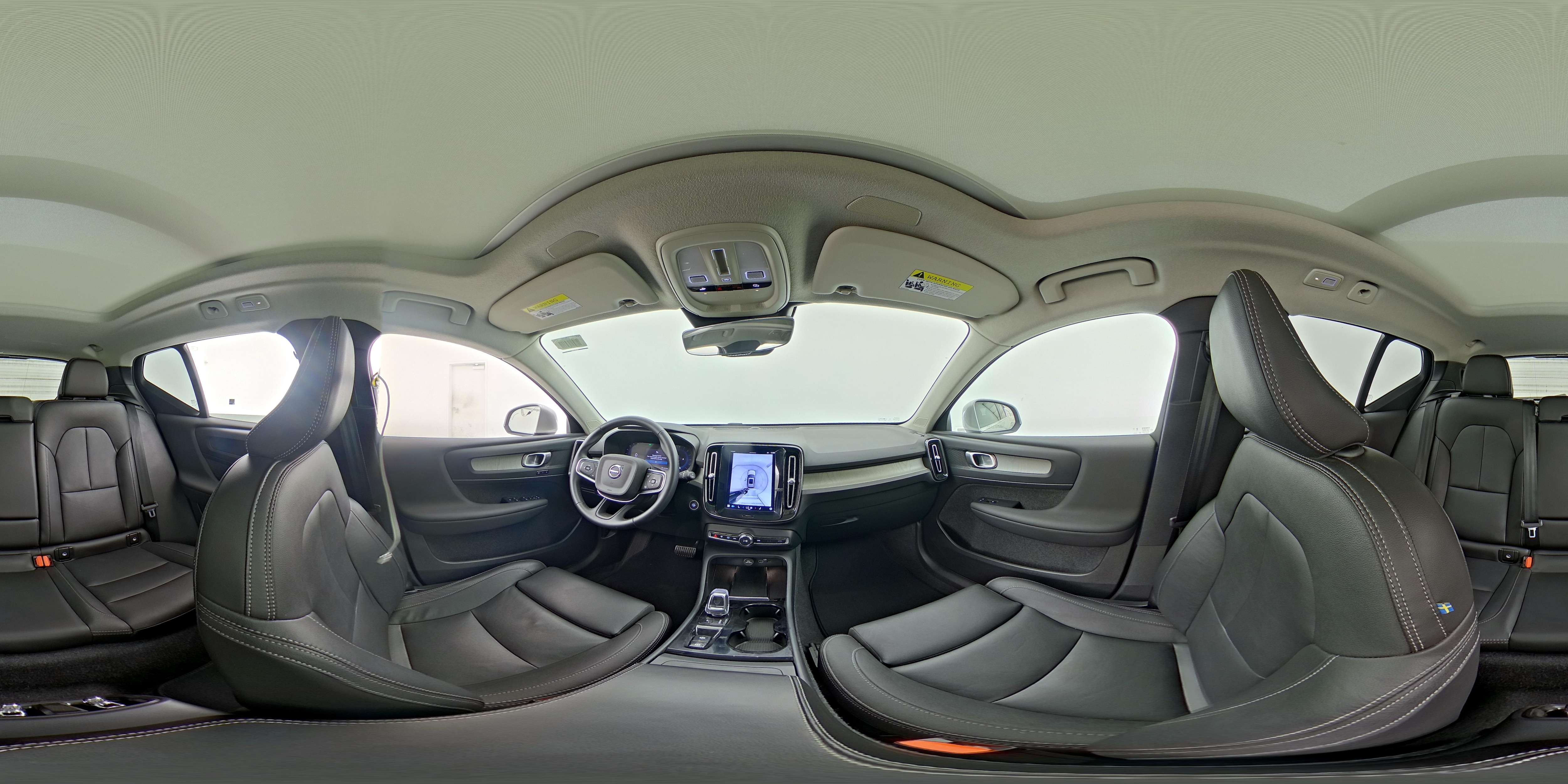 2025 Volvo XC40 Plus - Photo 26