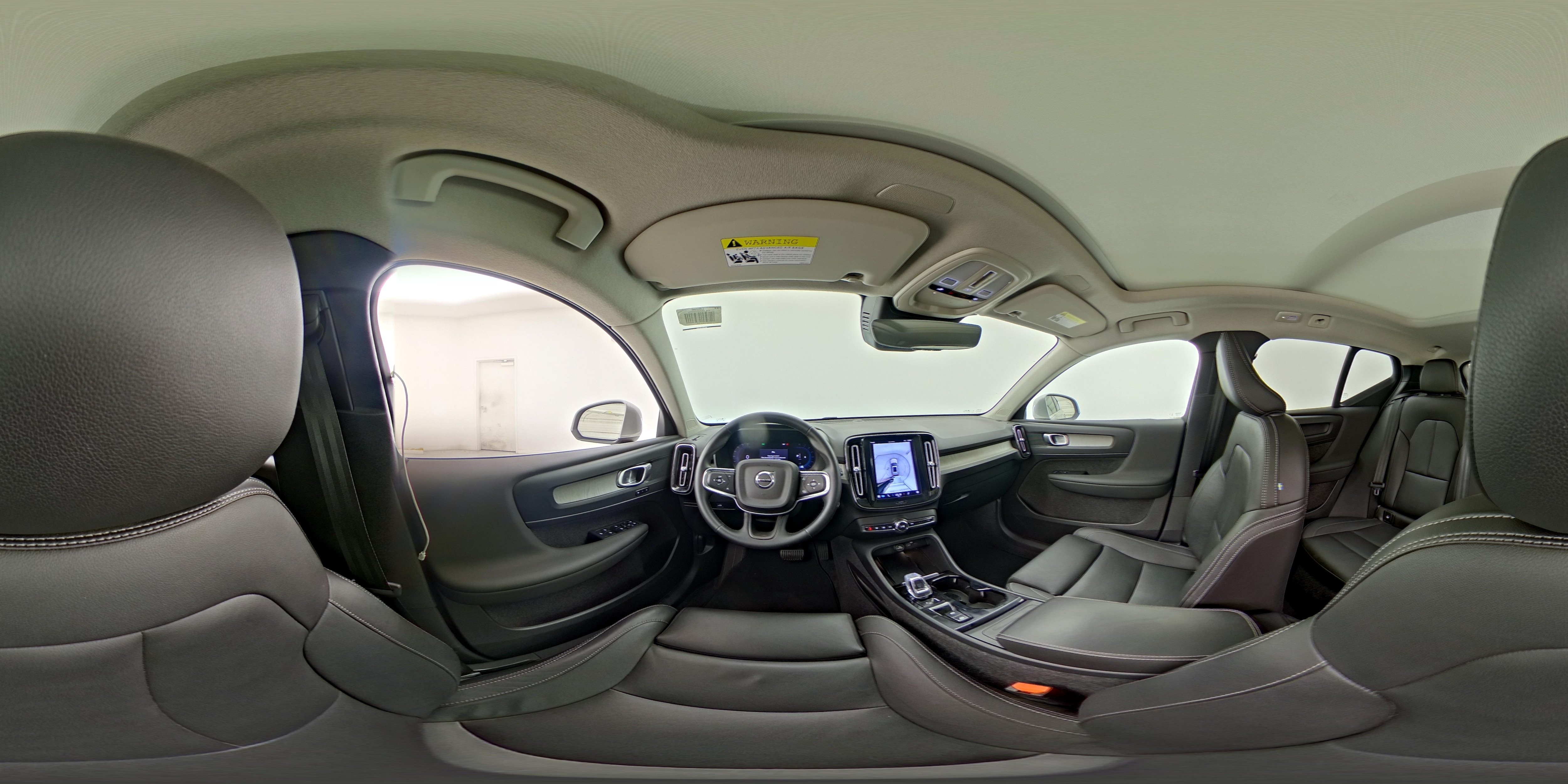 2025 Volvo XC40 Plus - Photo 28