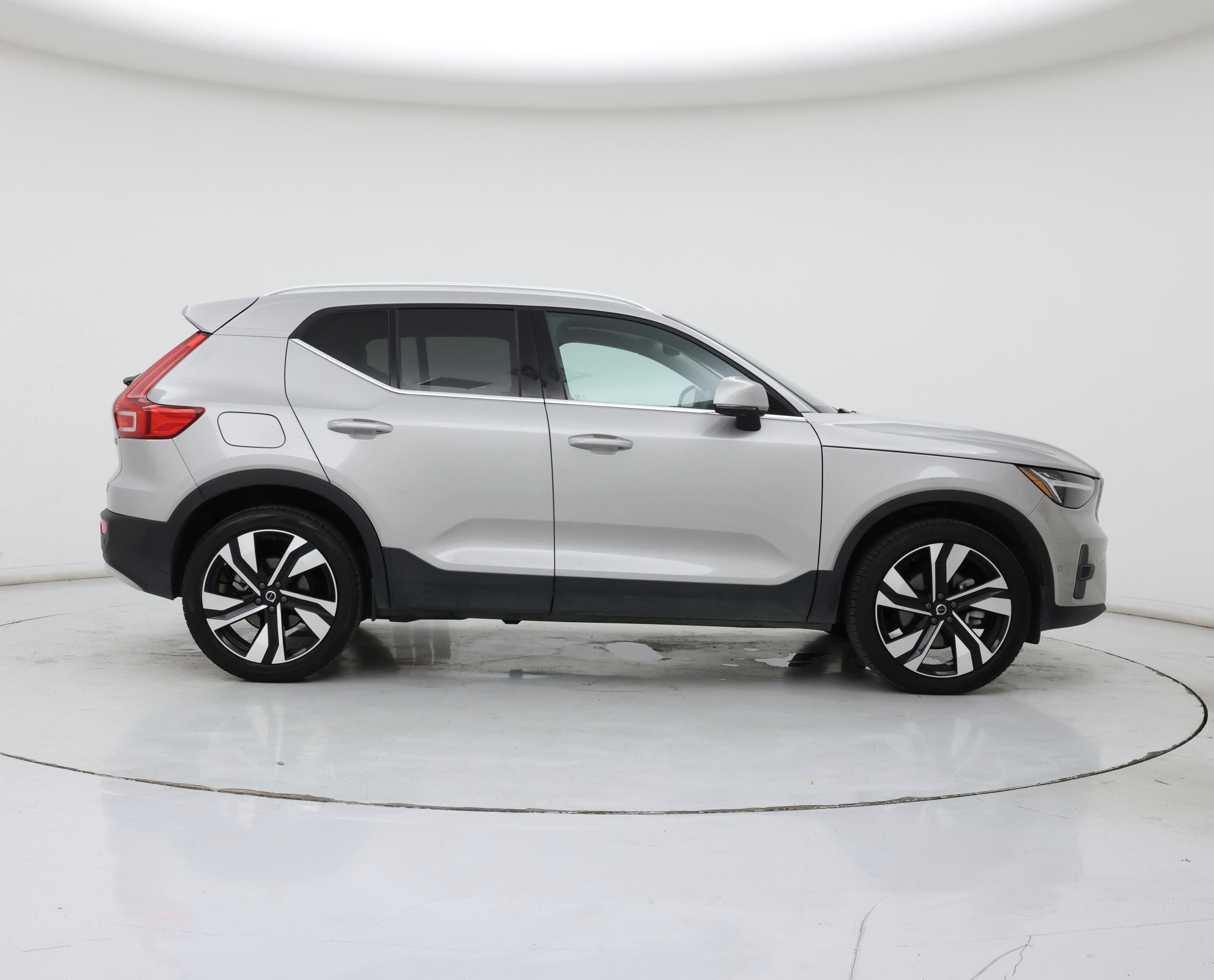 Thumbnail: 2025 Volvo XC40 - 7