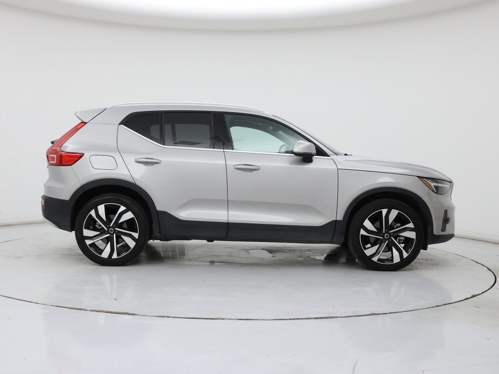 2025 Volvo XC40 Plus - Photo 8