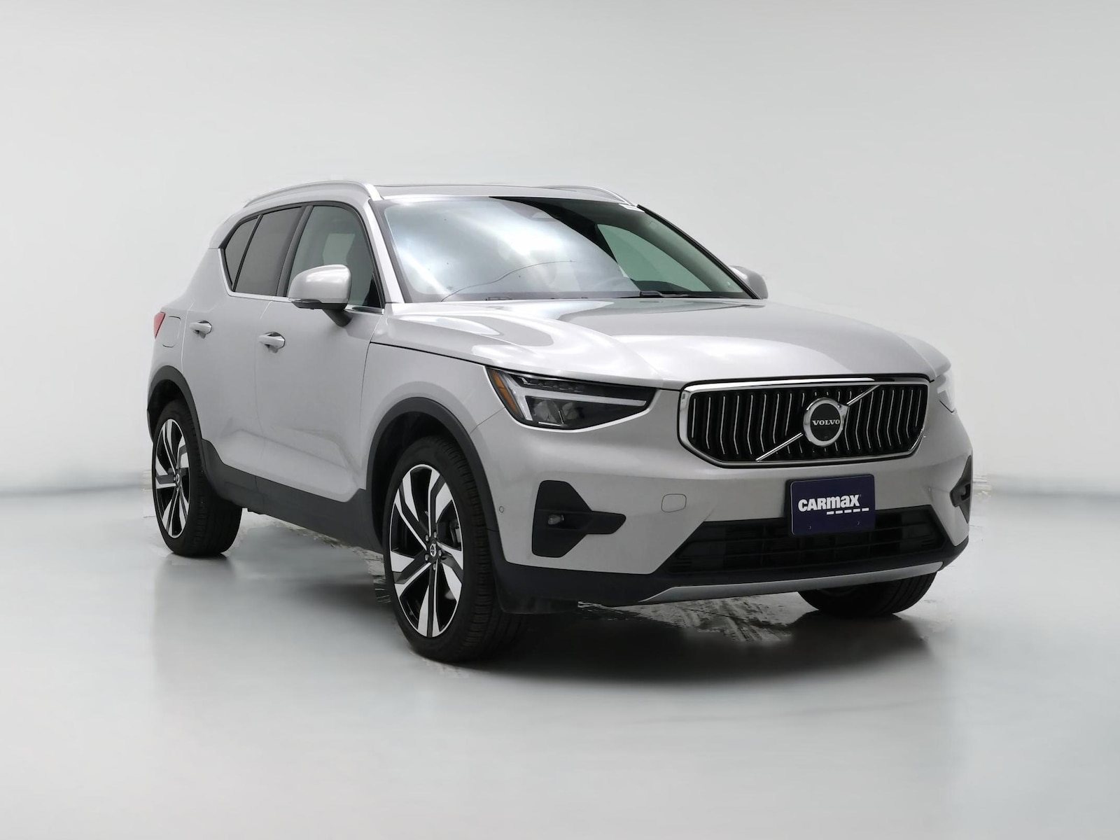 2025 Volvo XC40