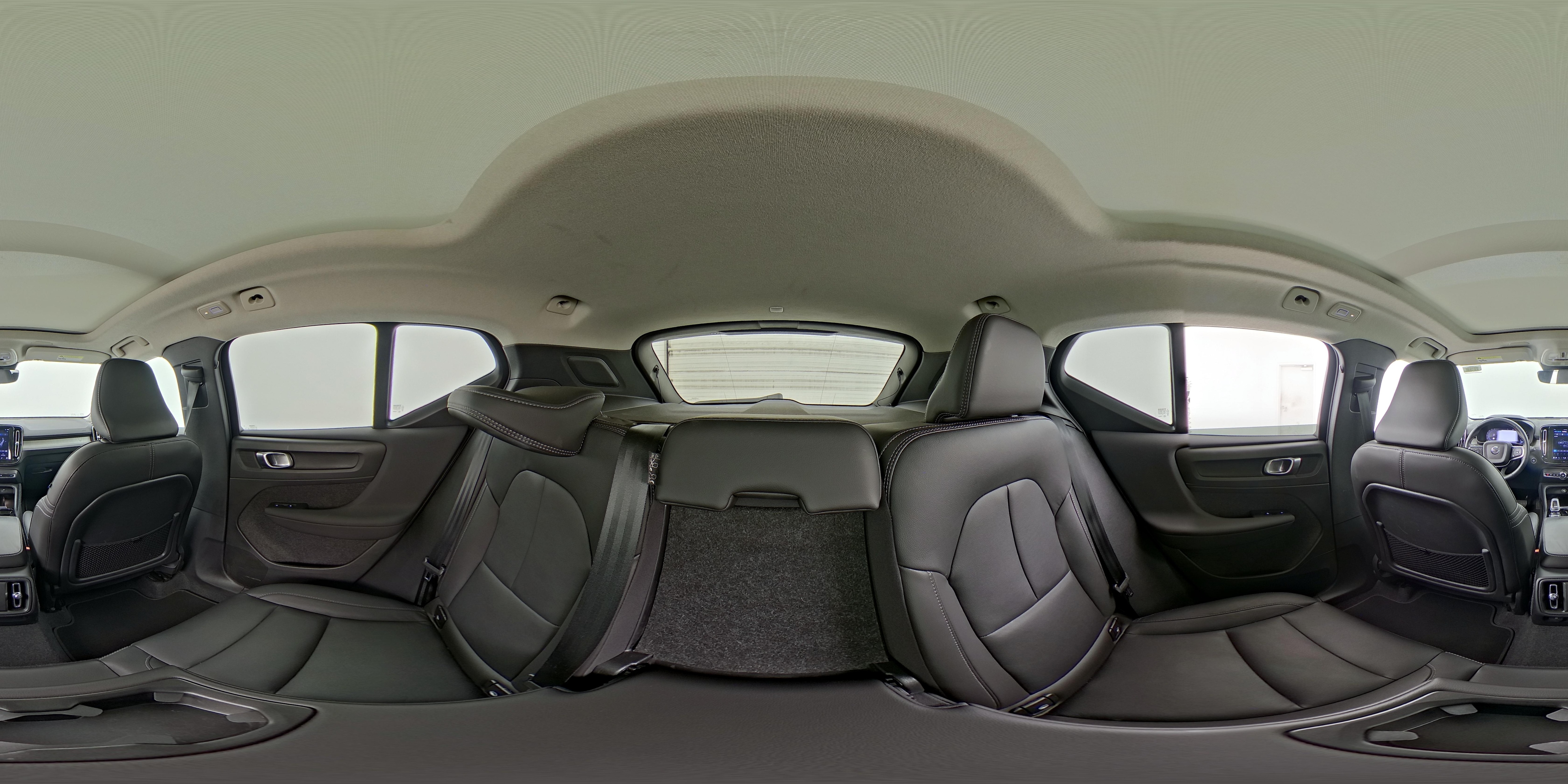 2025 Volvo XC40 Plus - Photo 27
