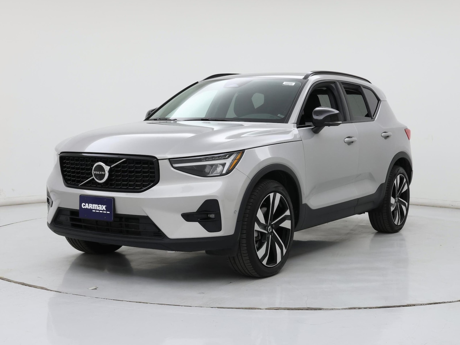 2025 Volvo XC40 Plus - Photo 5