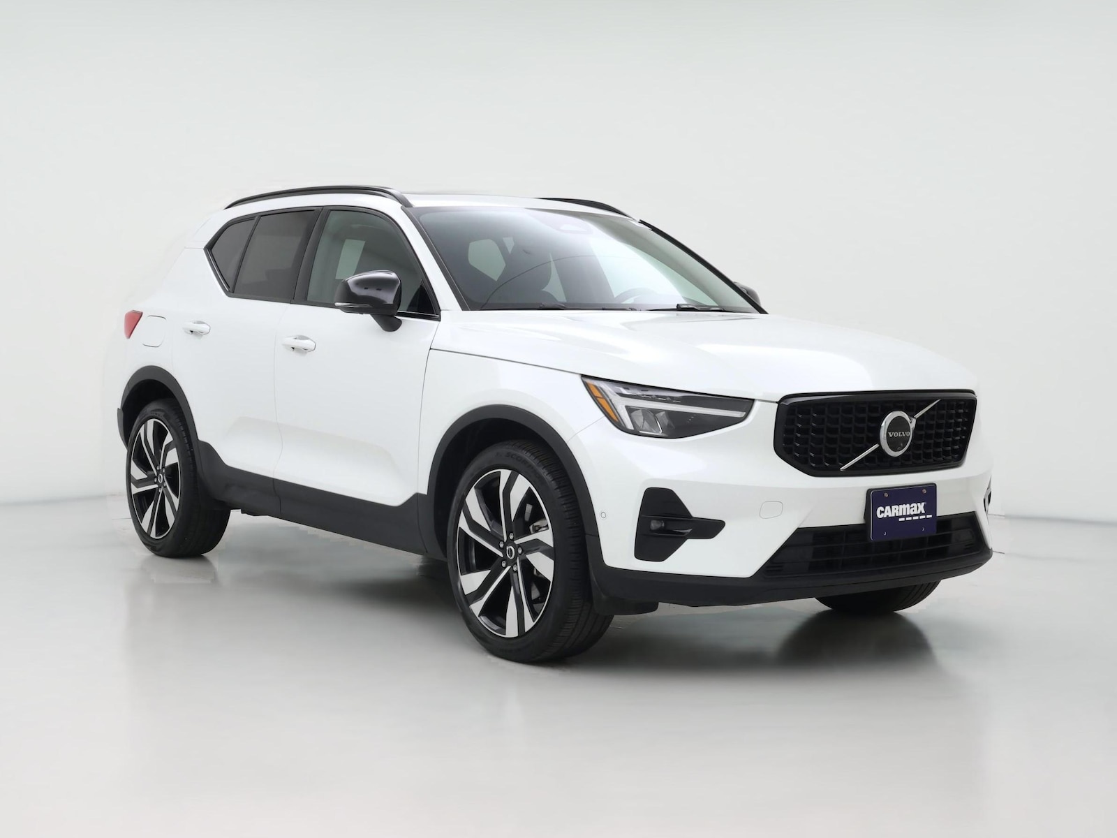 2025 Volvo XC40
