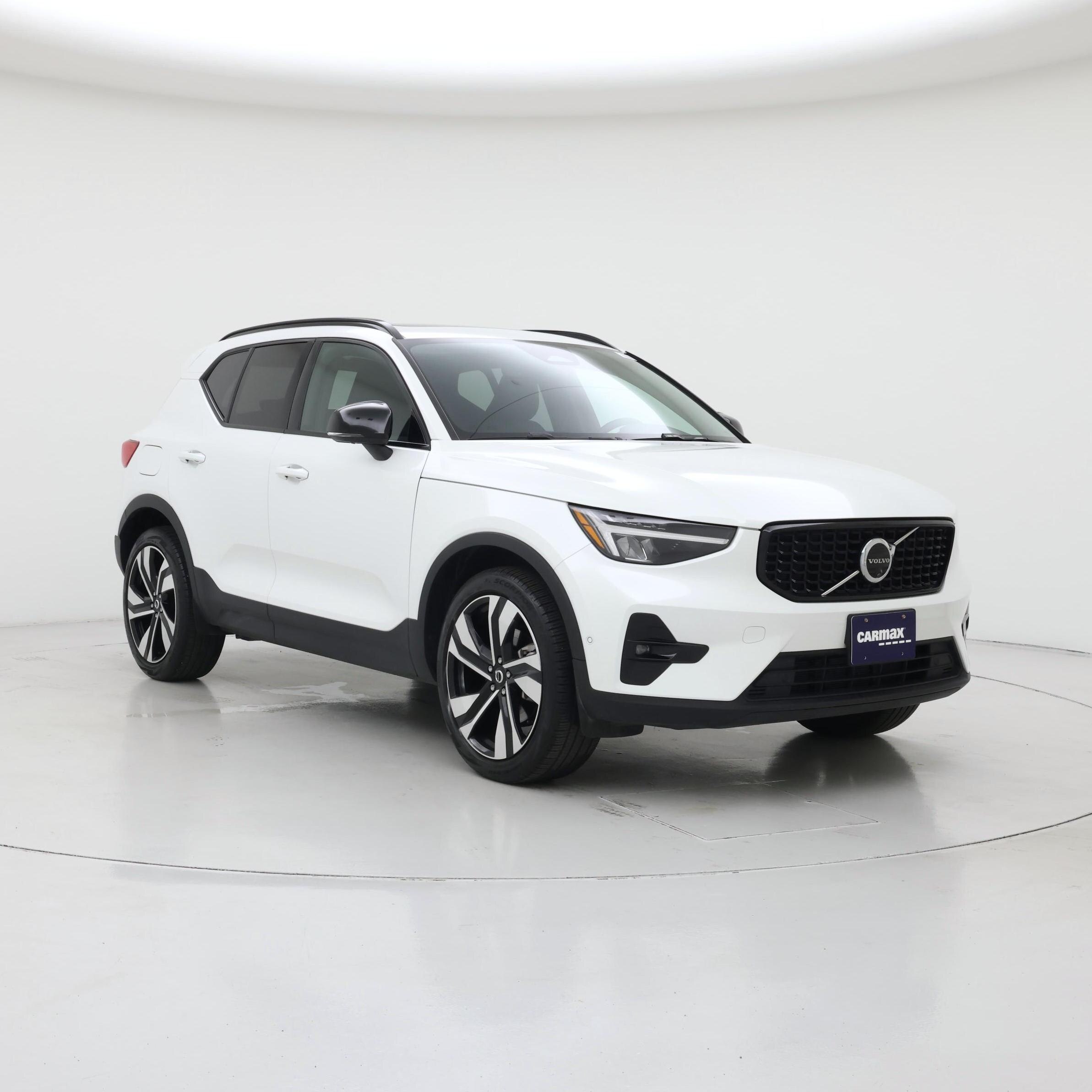 White 2025 Volvo XC40 SUV / Crossover All-Wheel Drive Automatic