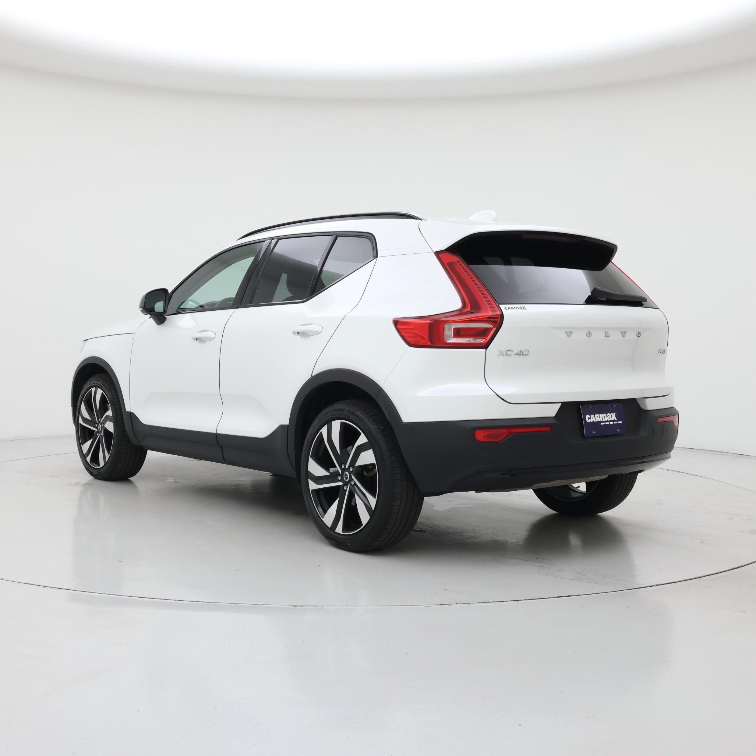 Thumbnail: 2025 Volvo XC40 - 2