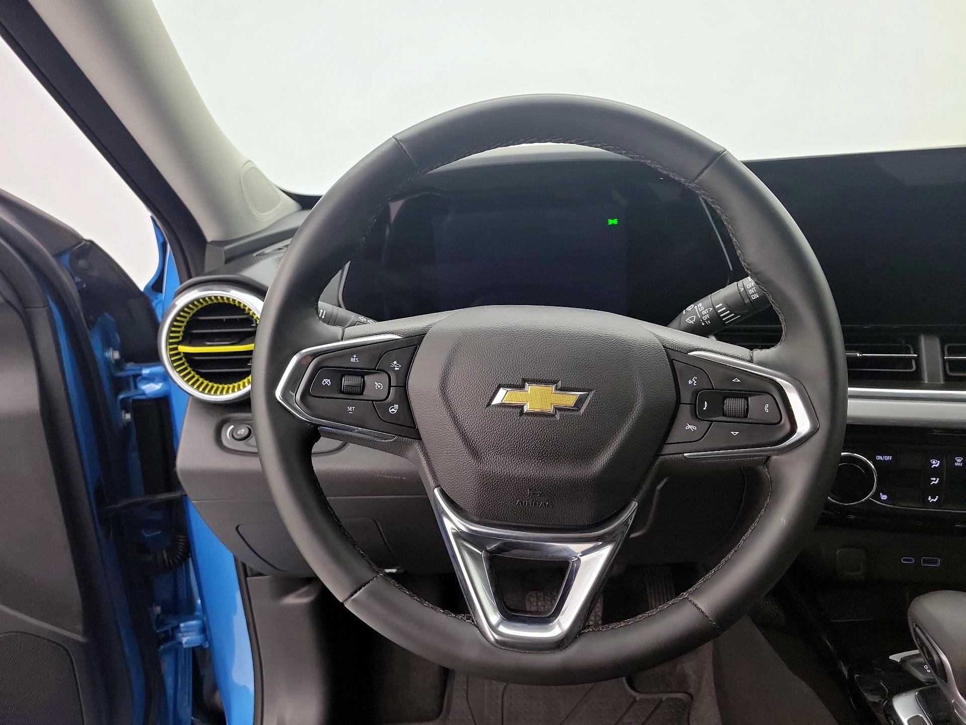 Thumbnail: 2025 Chevrolet Trax - 10