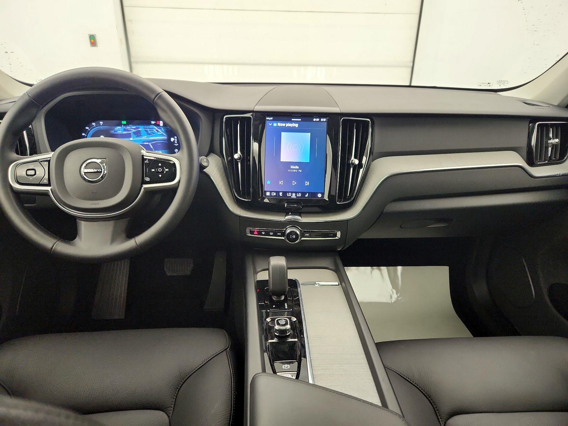 Thumbnail: 2025 Volvo XC60 - 9