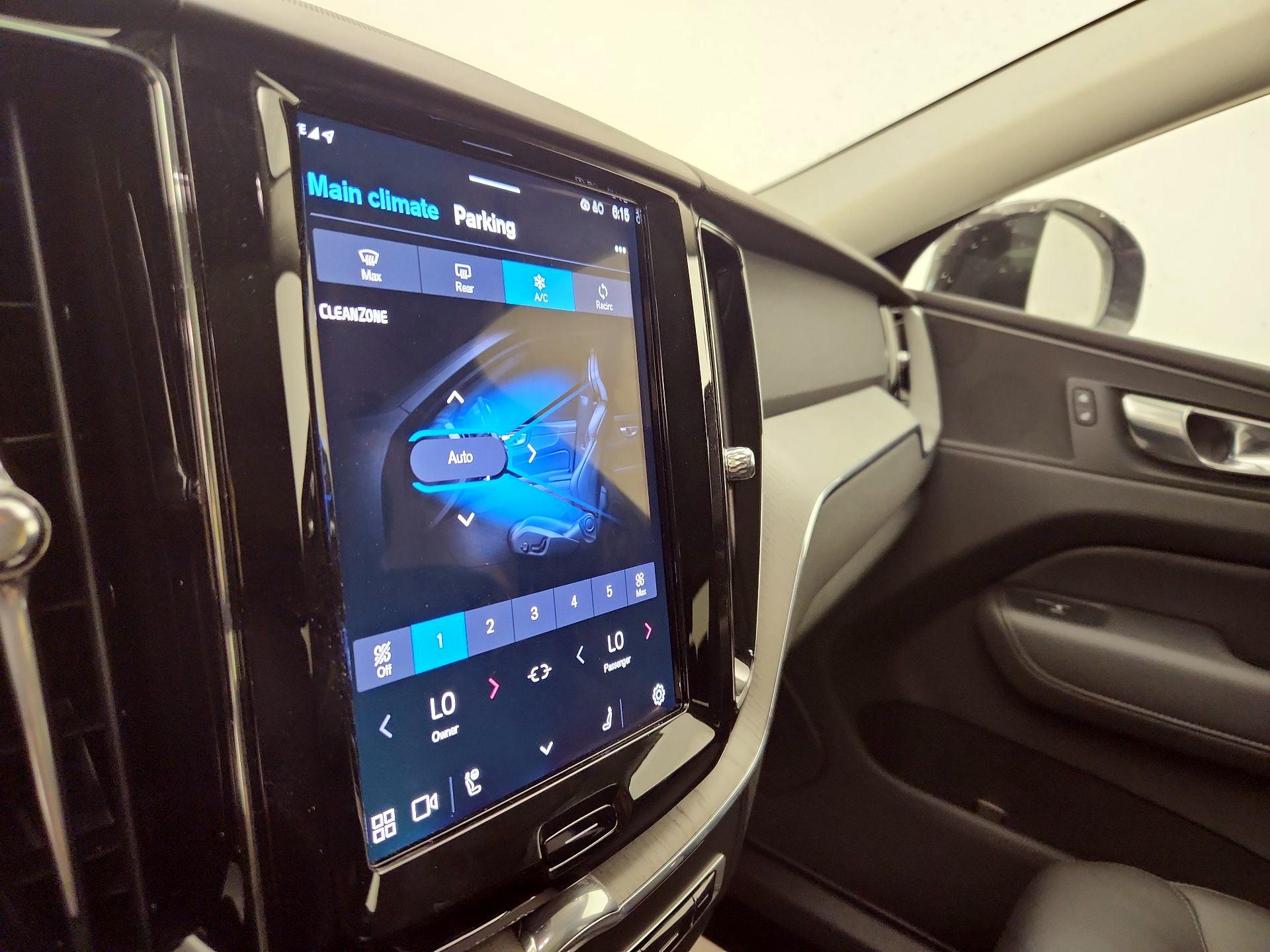 Thumbnail: 2025 Volvo XC60 - 16