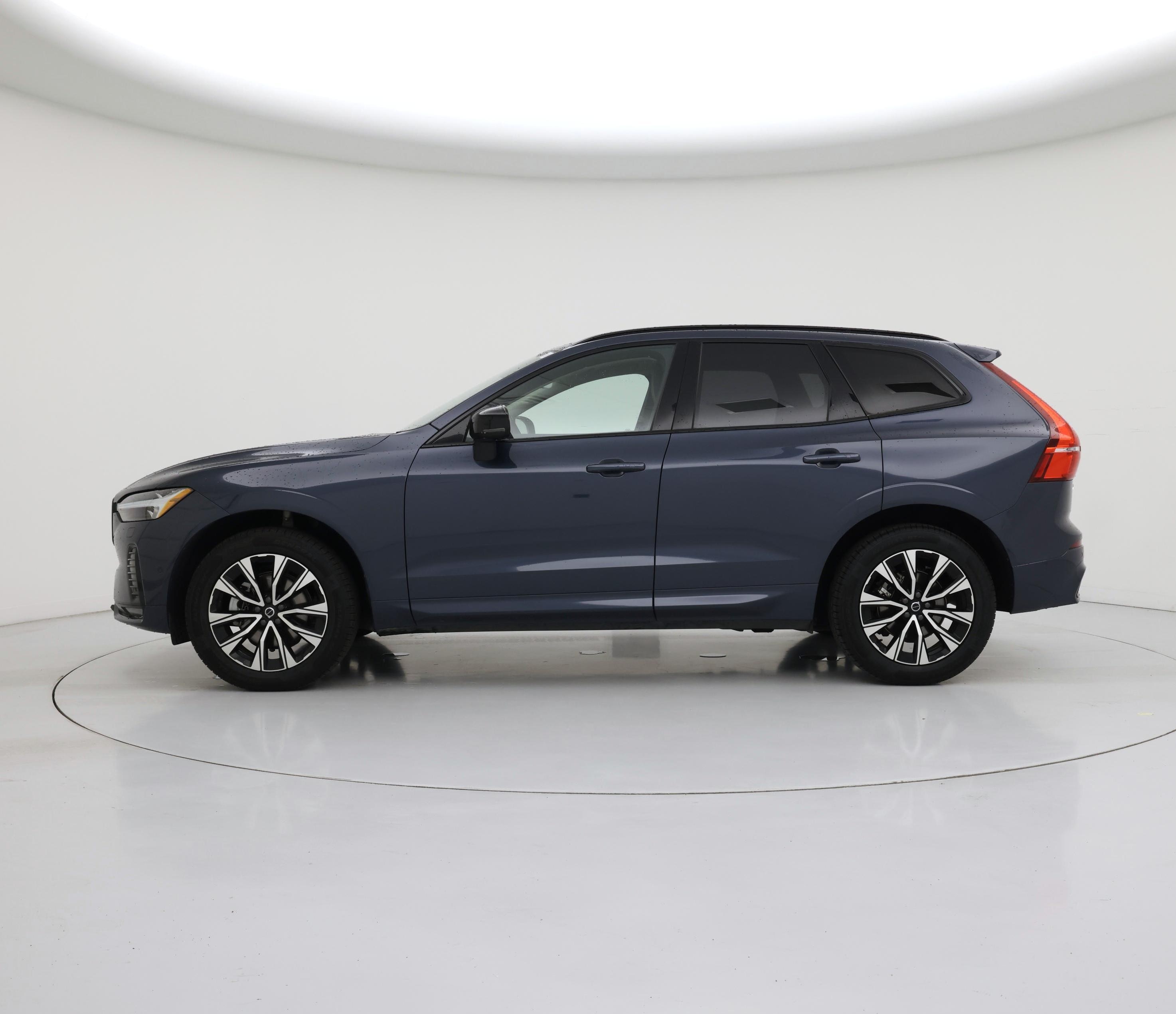 Thumbnail: 2025 Volvo XC60 - 3