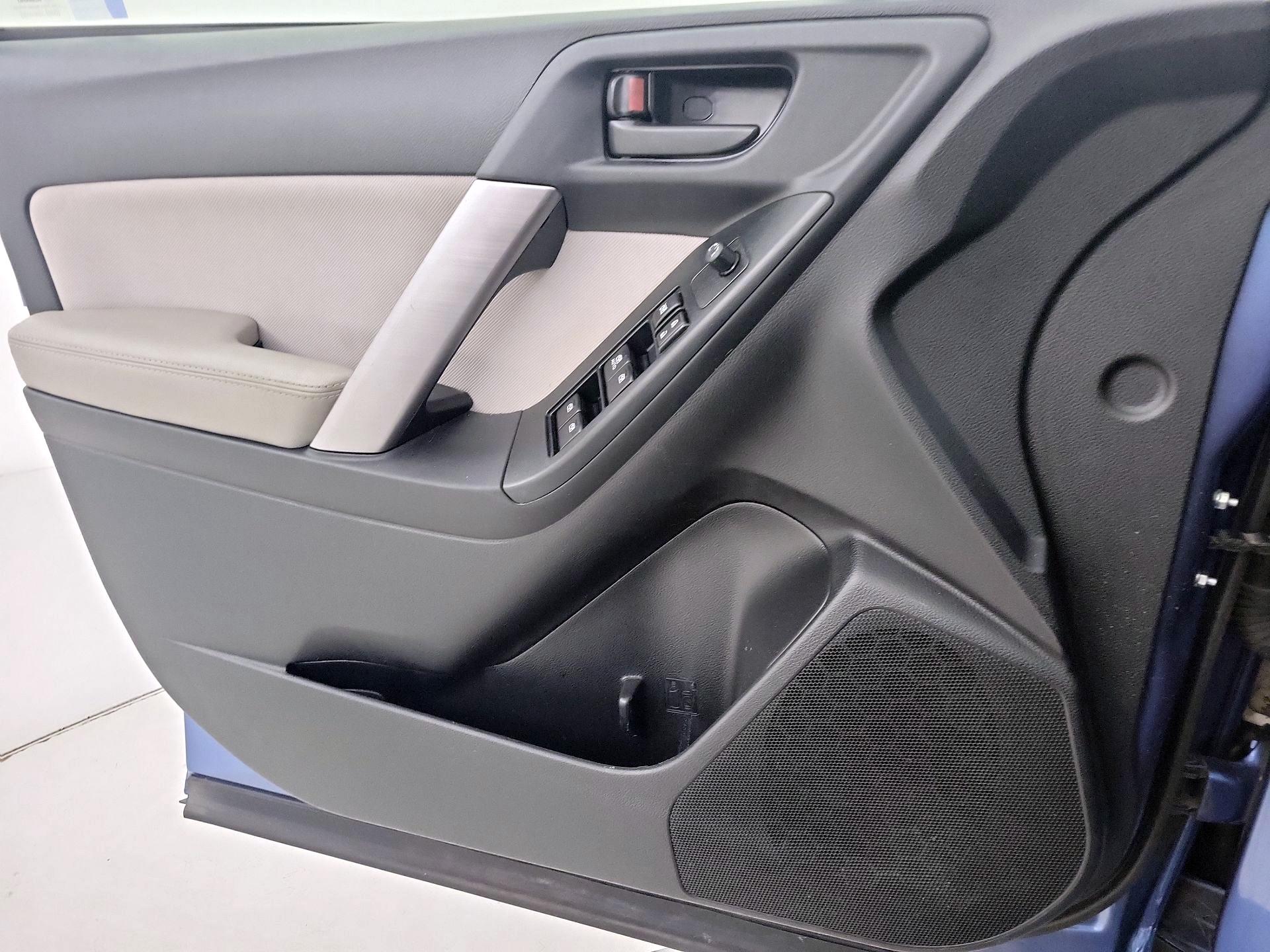 Thumbnail: 2016 Subaru Forester - 12