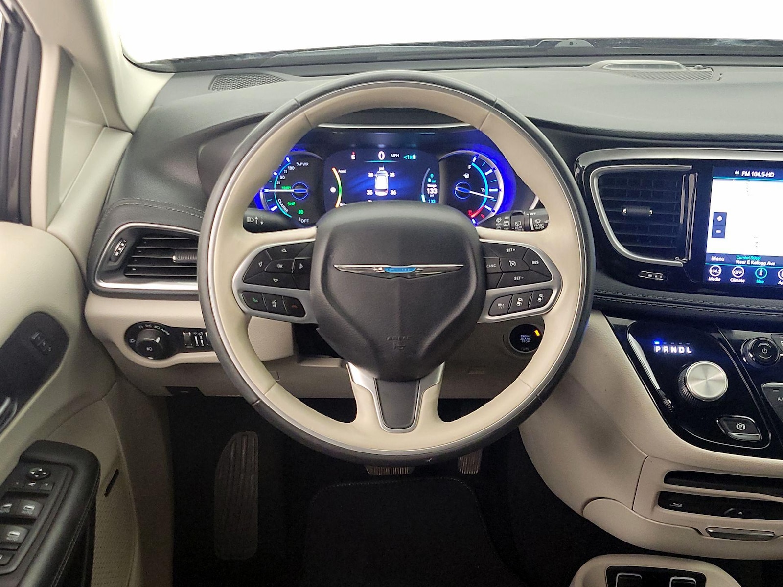 2020 Chrysler Pacifica Hybrid Limited - Photo 11
