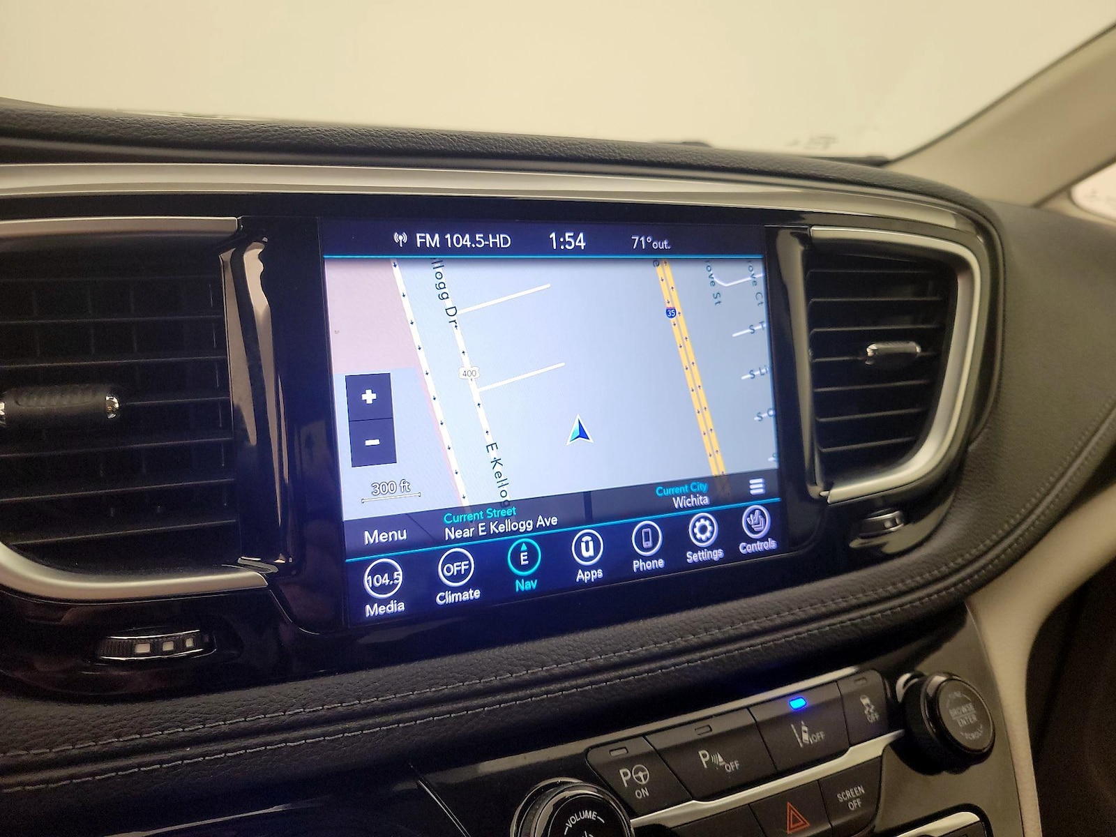 2020 Chrysler Pacifica Hybrid Limited - Photo 15