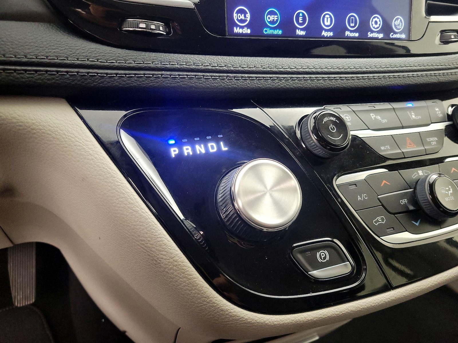 2020 Chrysler Pacifica Hybrid Limited - Photo 19