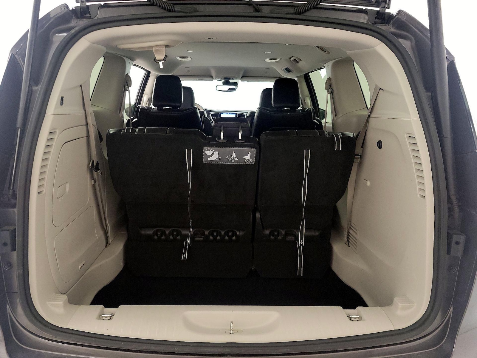 2020 Chrysler Pacifica Hybrid Limited - Photo 23