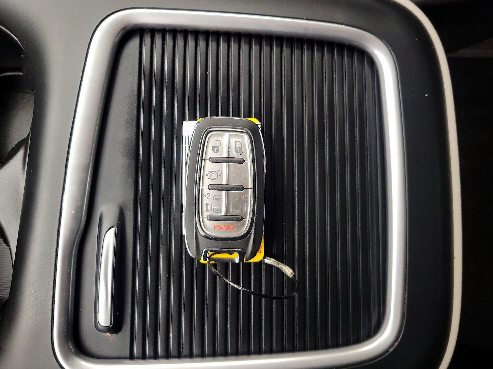 2020 Chrysler Pacifica Hybrid Limited - Photo 27
