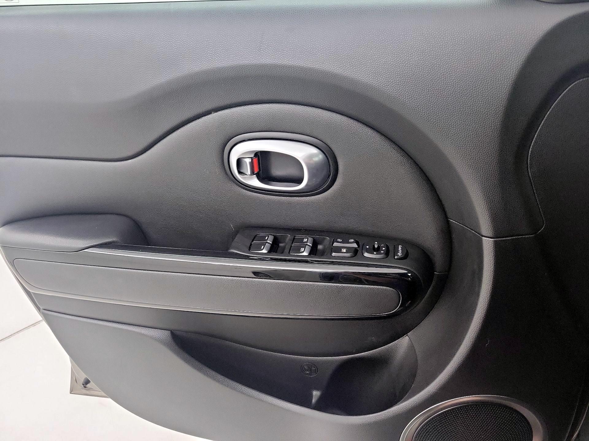 Thumbnail: 2017 Kia Soul - 12