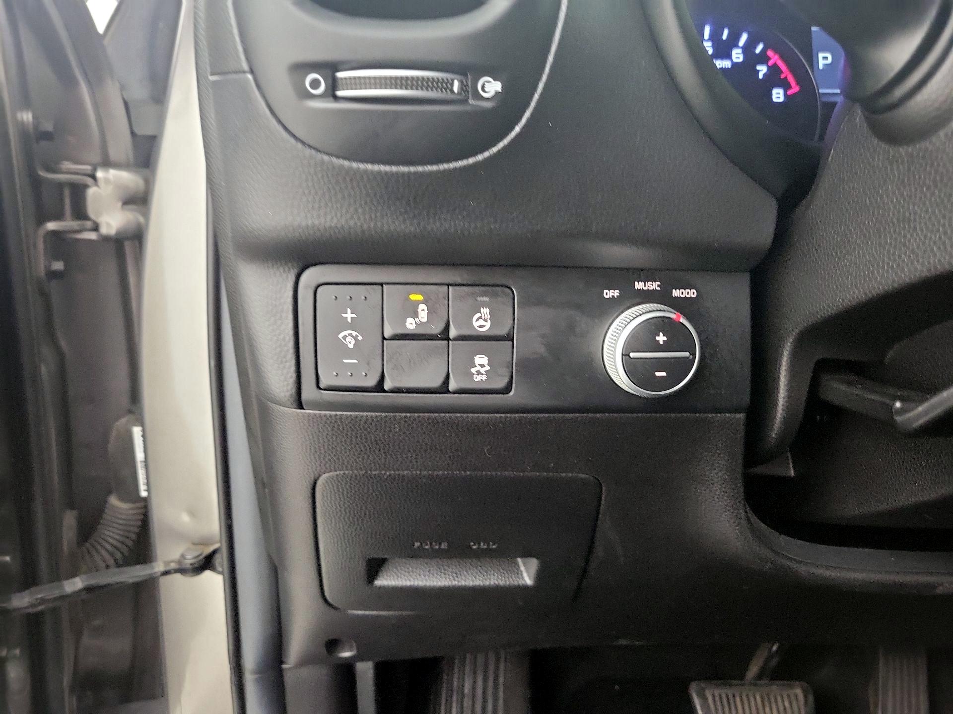 Thumbnail: 2017 Kia Soul - 13
