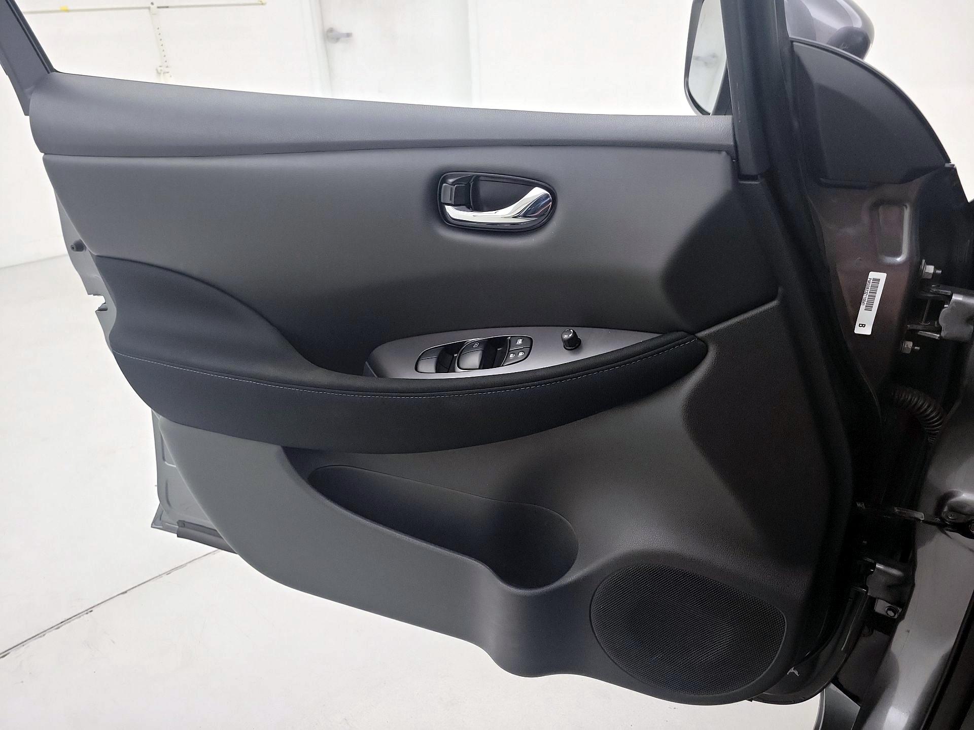 Thumbnail: 2024 Nissan Leaf - 12