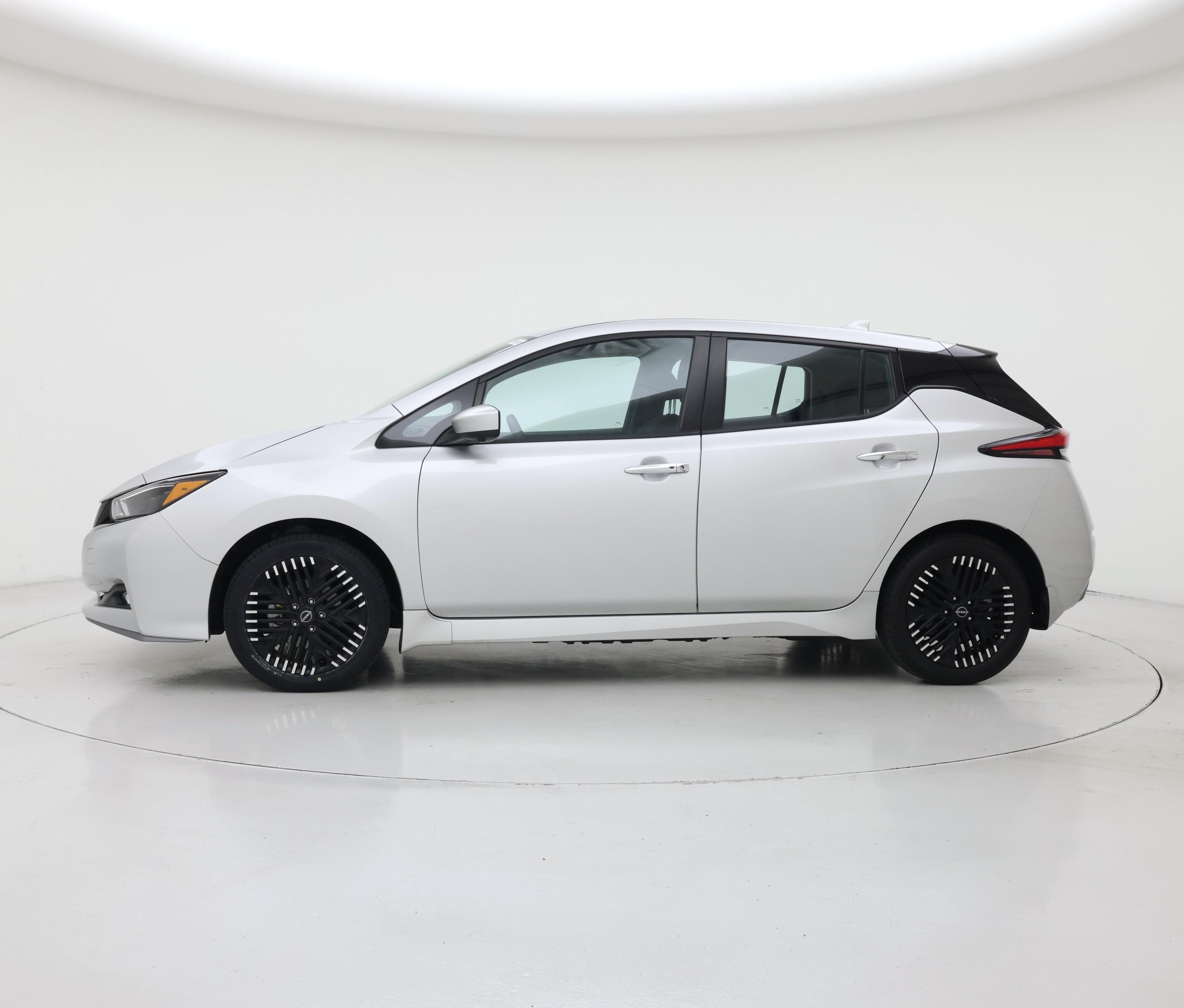 Thumbnail: 2024 Nissan Leaf - 3