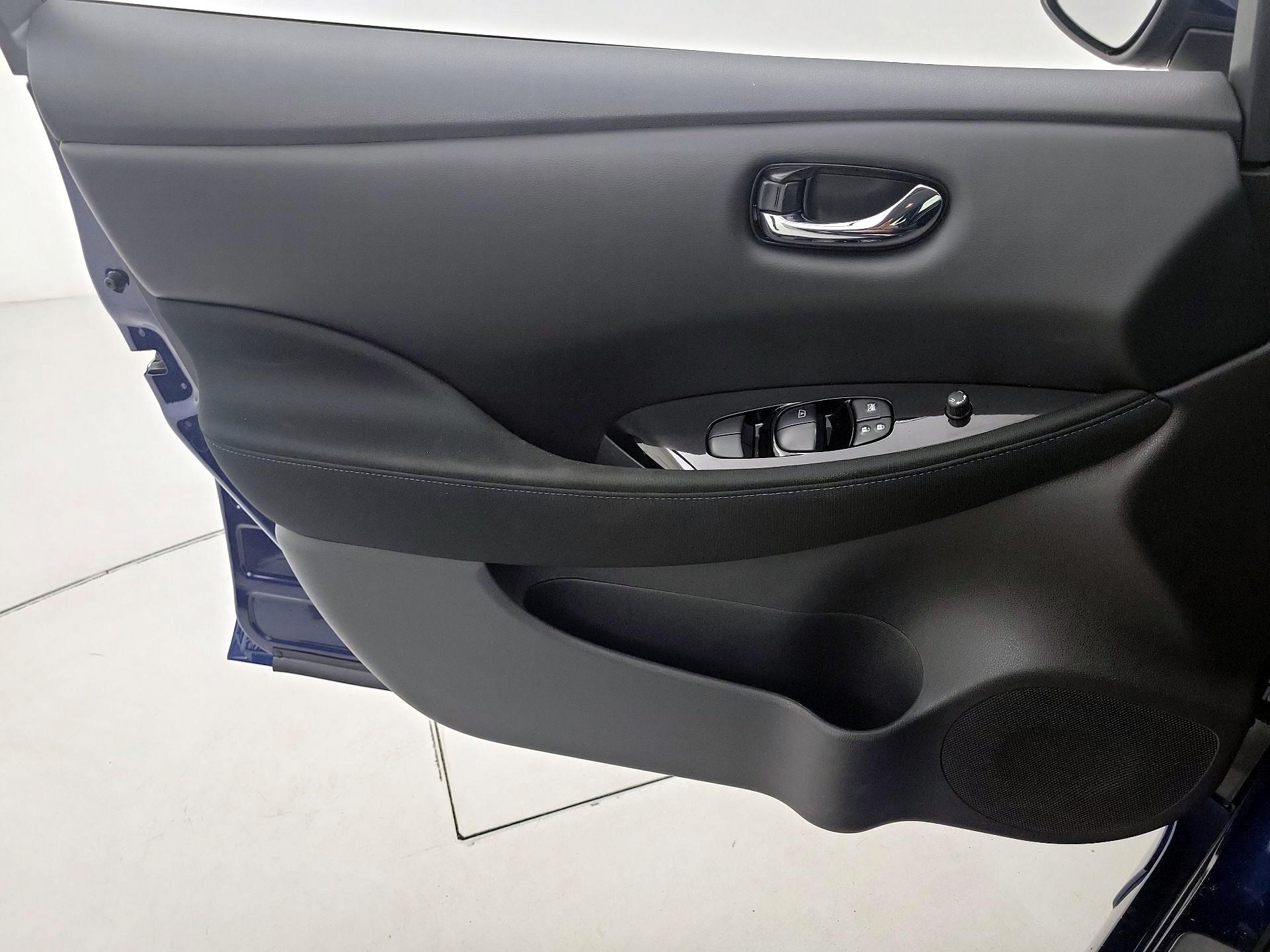 Thumbnail: 2024 Nissan Leaf - 12
