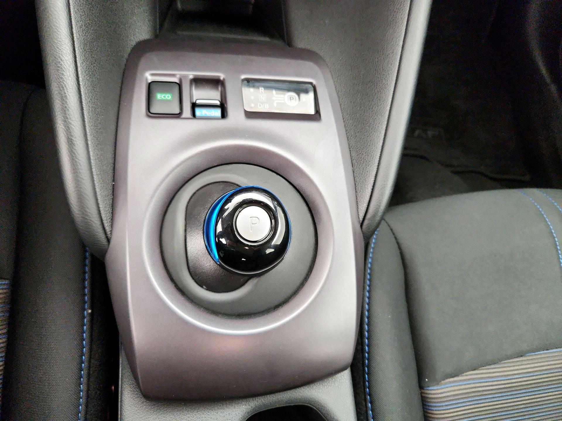 Thumbnail: 2025 Nissan Leaf - 17