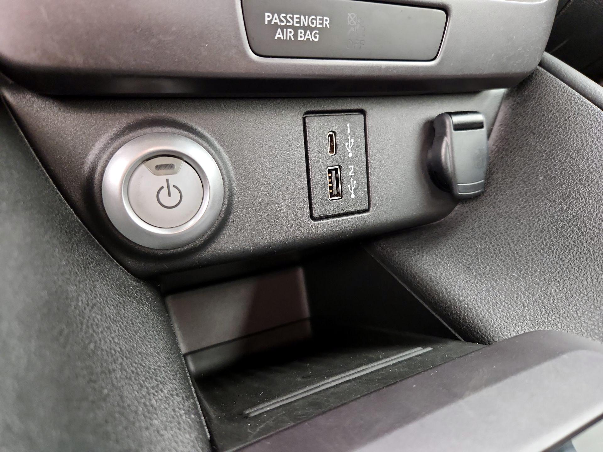 Thumbnail: 2025 Nissan Leaf - 18