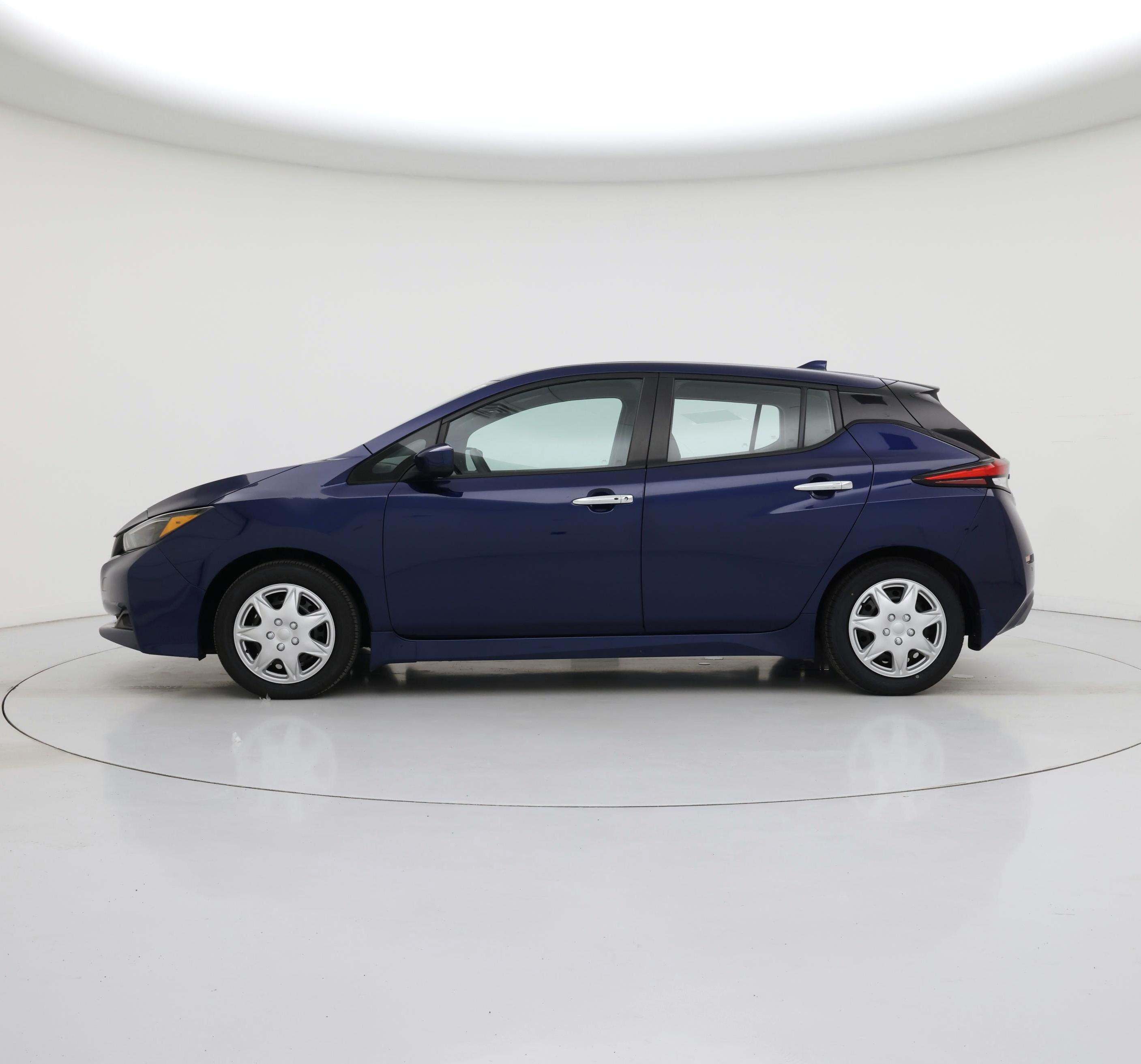 Thumbnail: 2025 Nissan Leaf - 3