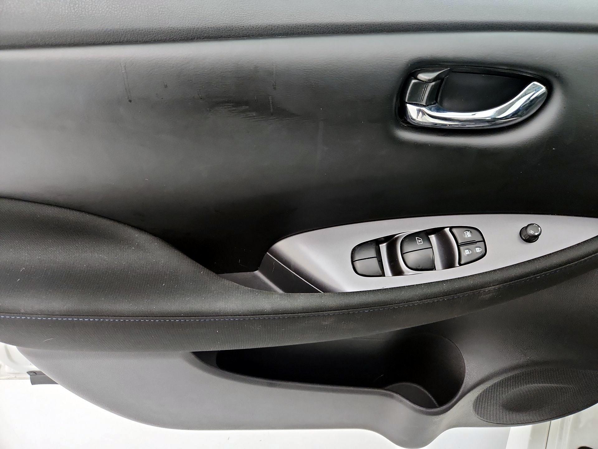 Thumbnail: 2025 Nissan Leaf - 12