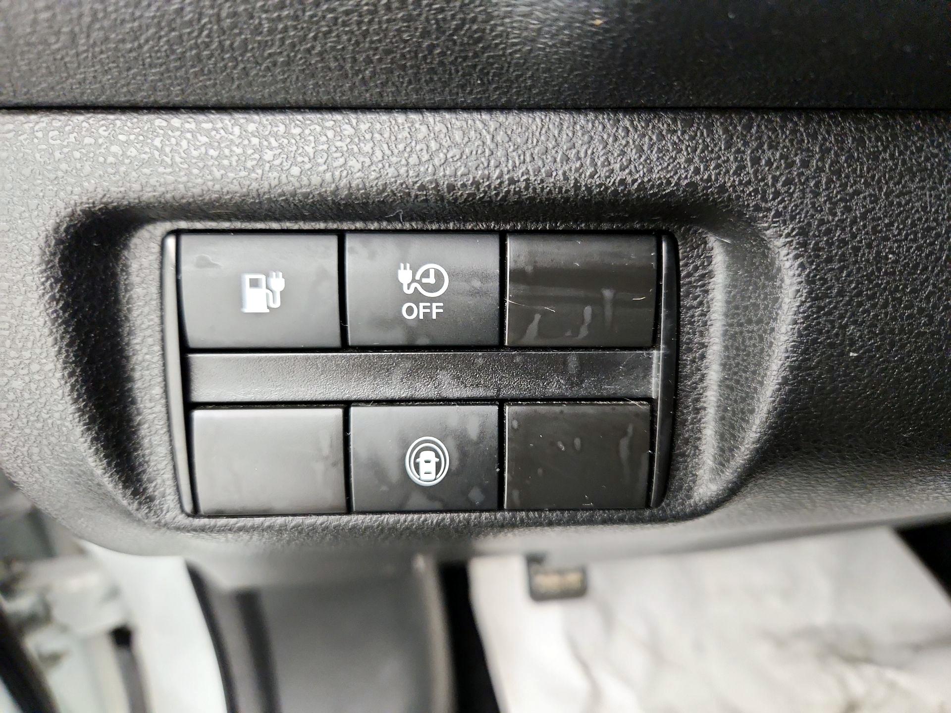 Thumbnail: 2025 Nissan Leaf - 13