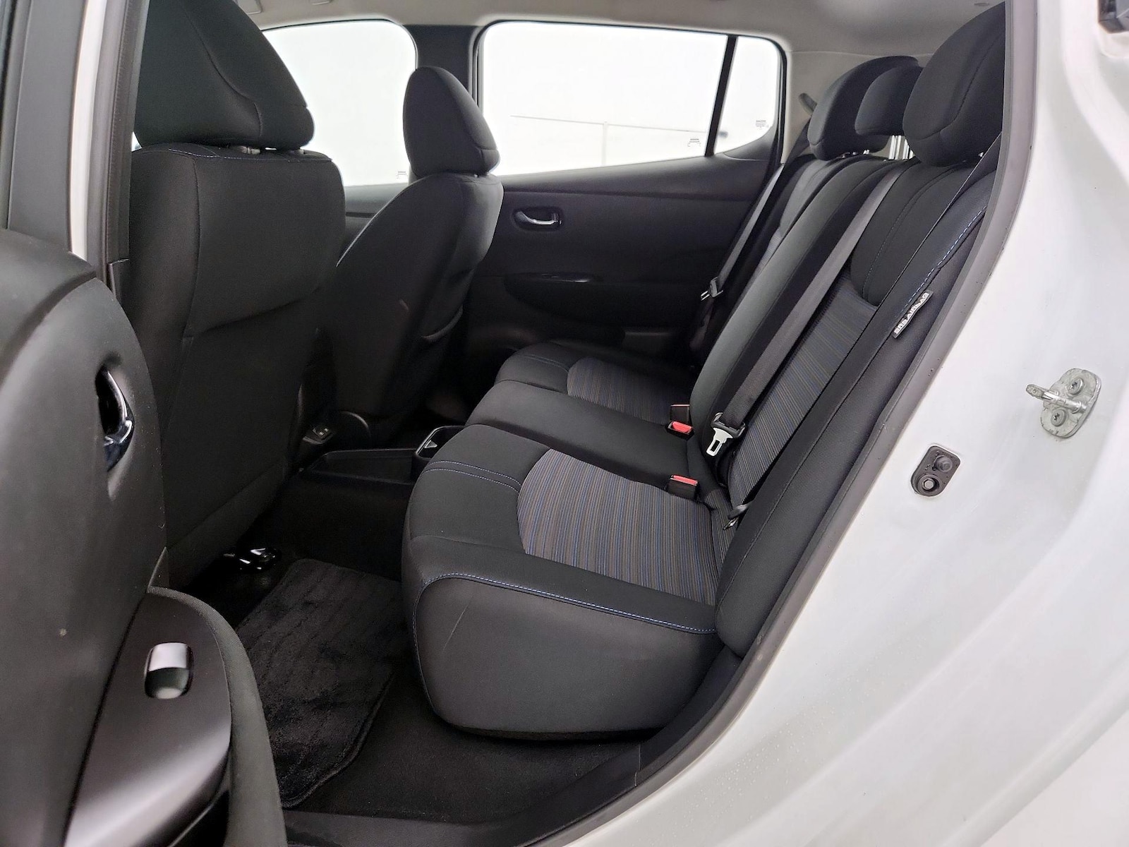 2025 Nissan Leaf S - Photo 20