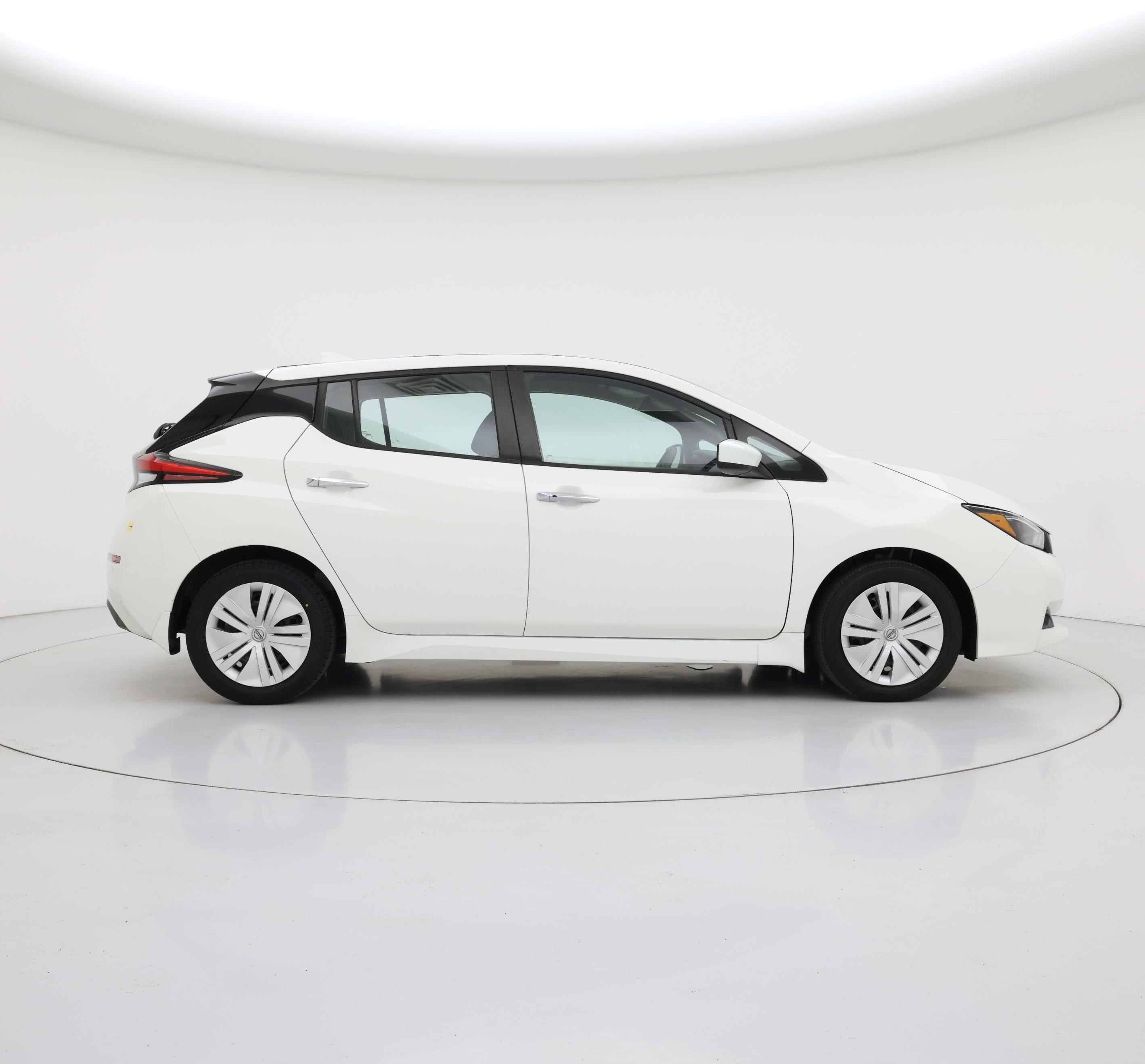 Thumbnail: 2025 Nissan Leaf - 7