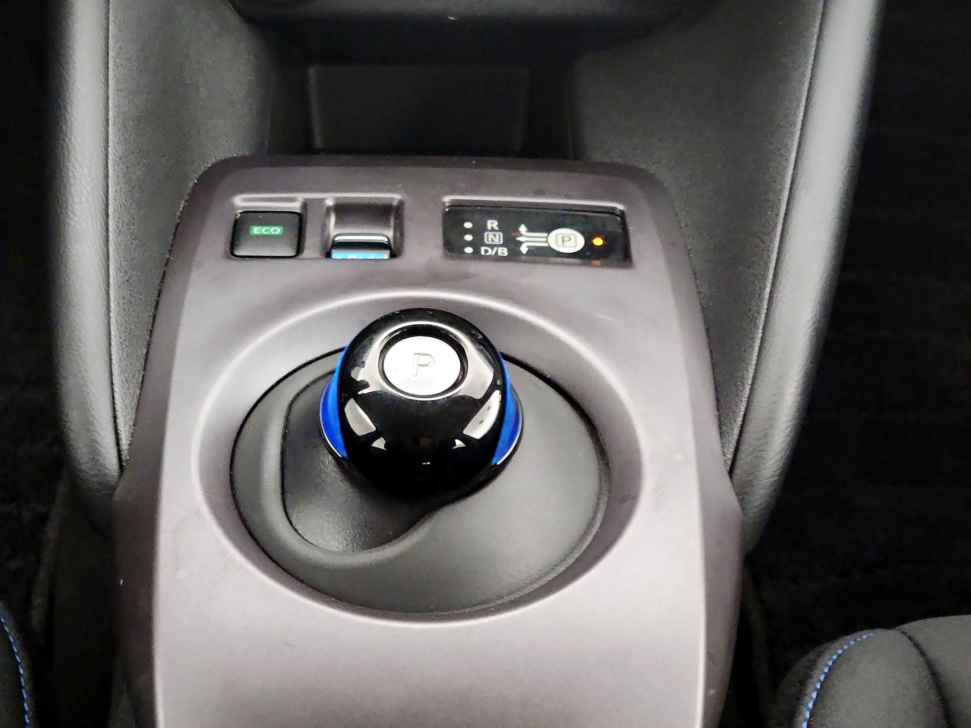 Thumbnail: 2025 Nissan Leaf - 17