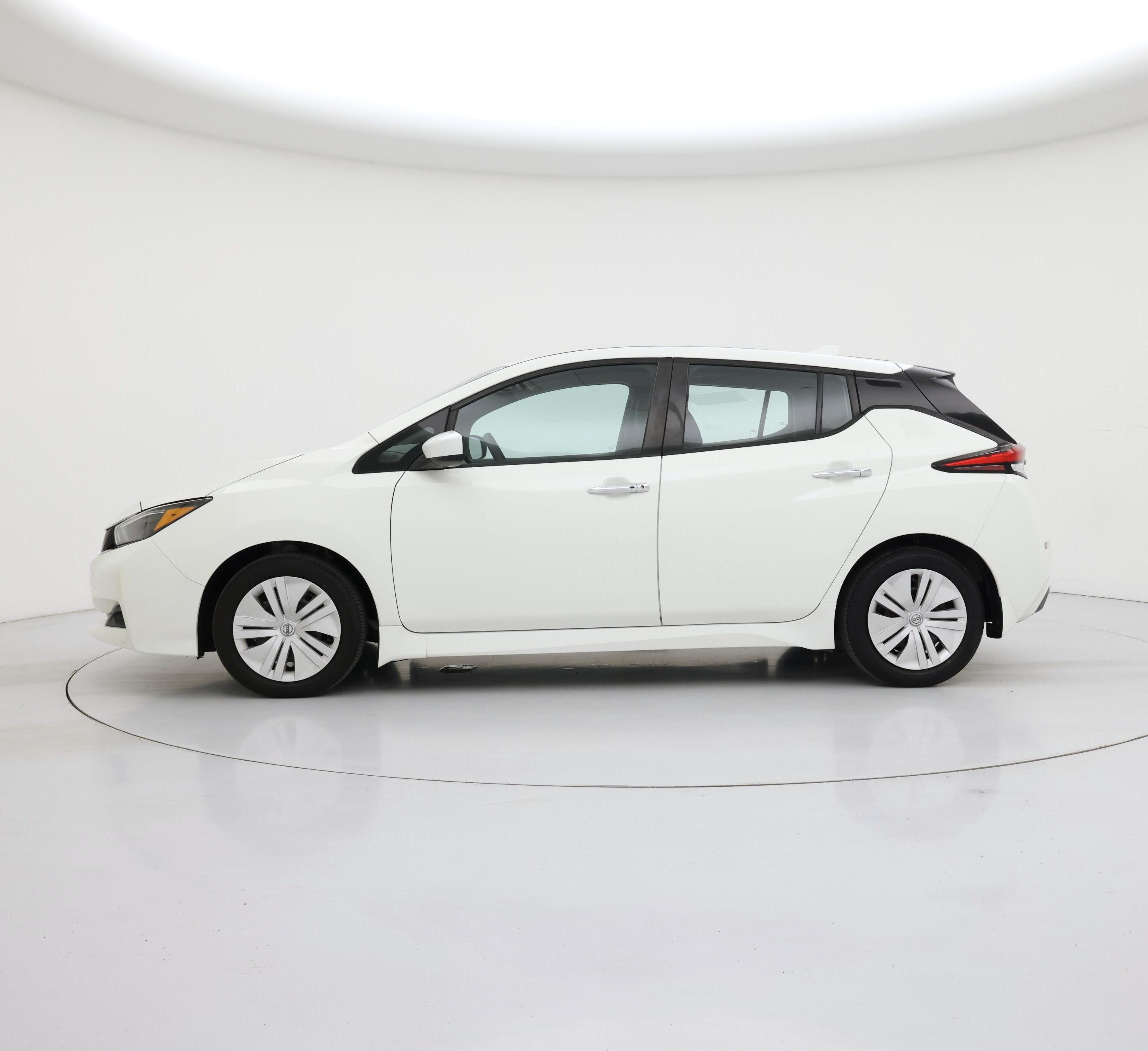 Thumbnail: 2025 Nissan Leaf - 3