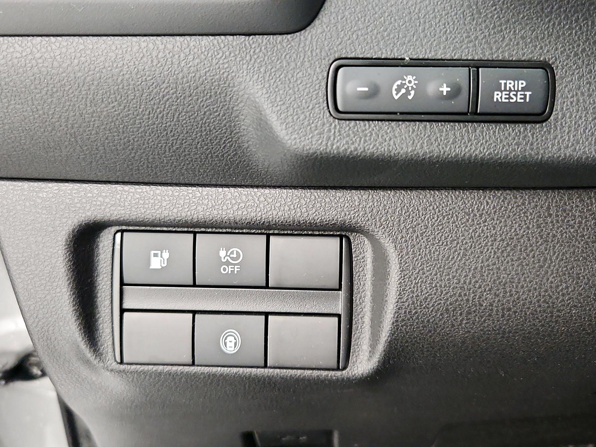 Thumbnail: 2025 Nissan Leaf - 13