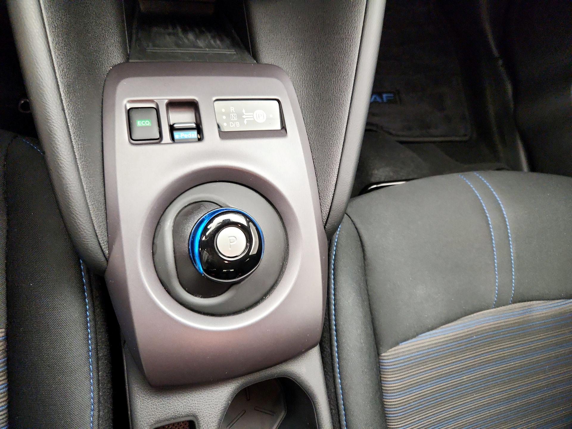 Thumbnail: 2025 Nissan Leaf - 17
