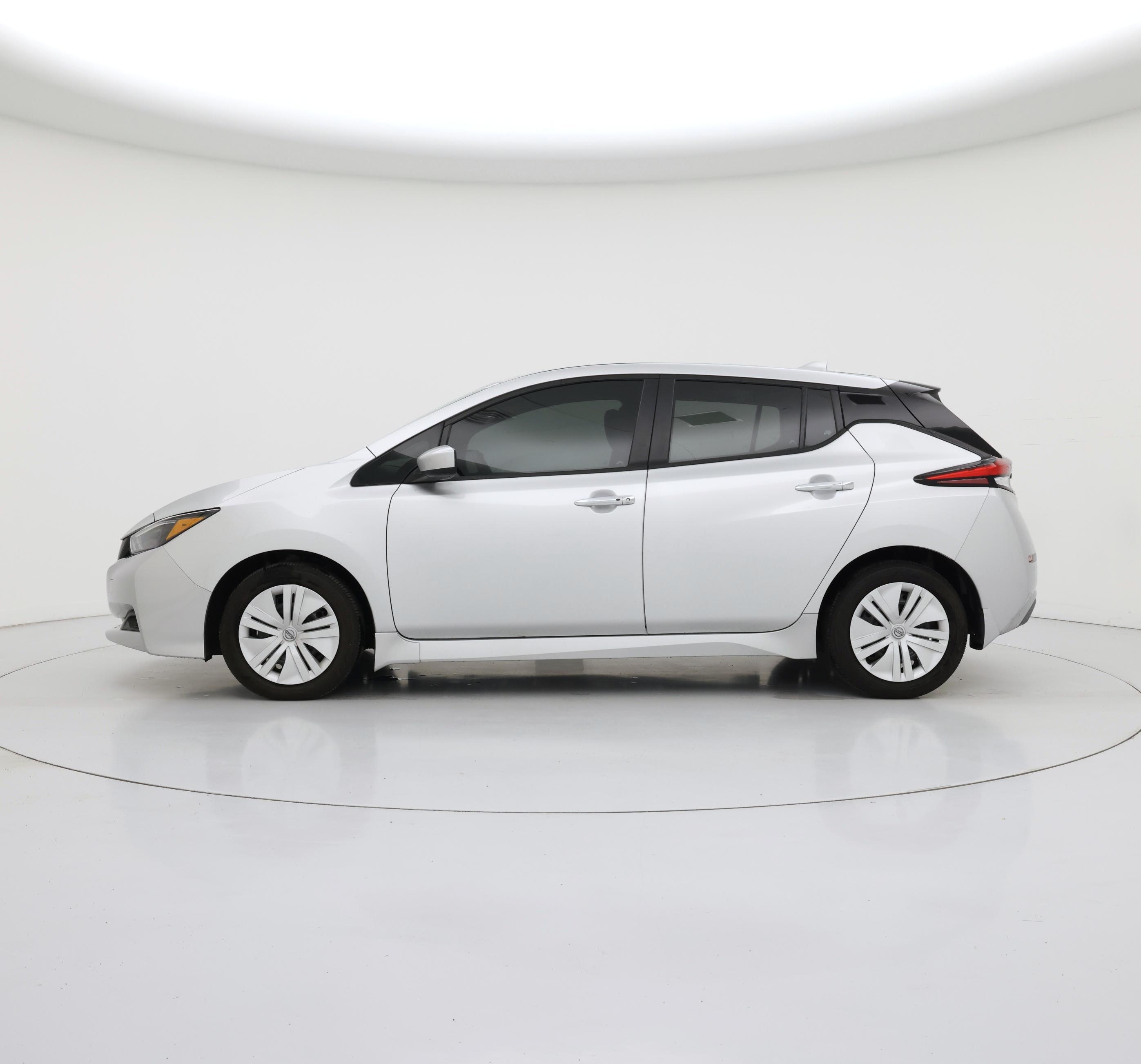 Thumbnail: 2025 Nissan Leaf - 3