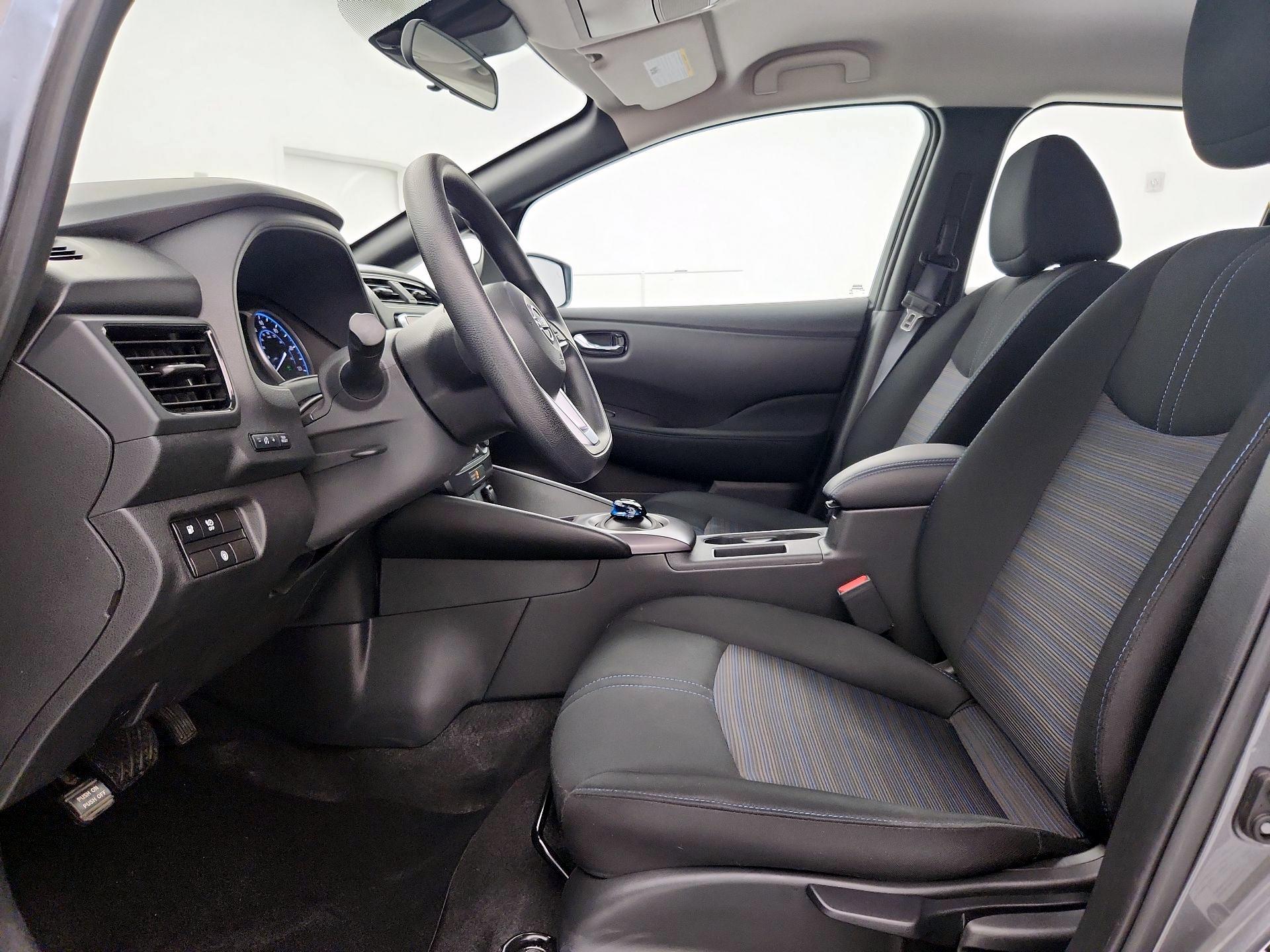 Thumbnail: 2025 Nissan Leaf - 11