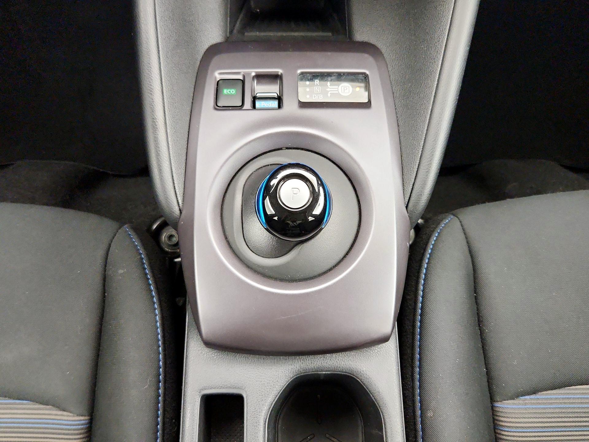 Thumbnail: 2025 Nissan Leaf - 17