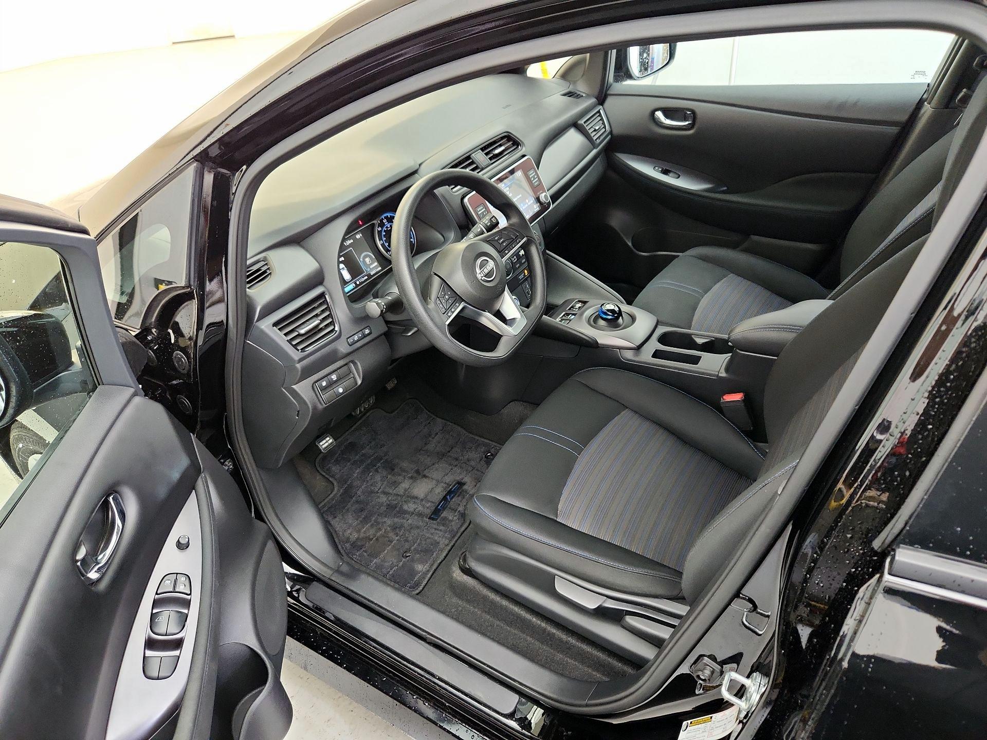 Thumbnail: 2025 Nissan Leaf - 11