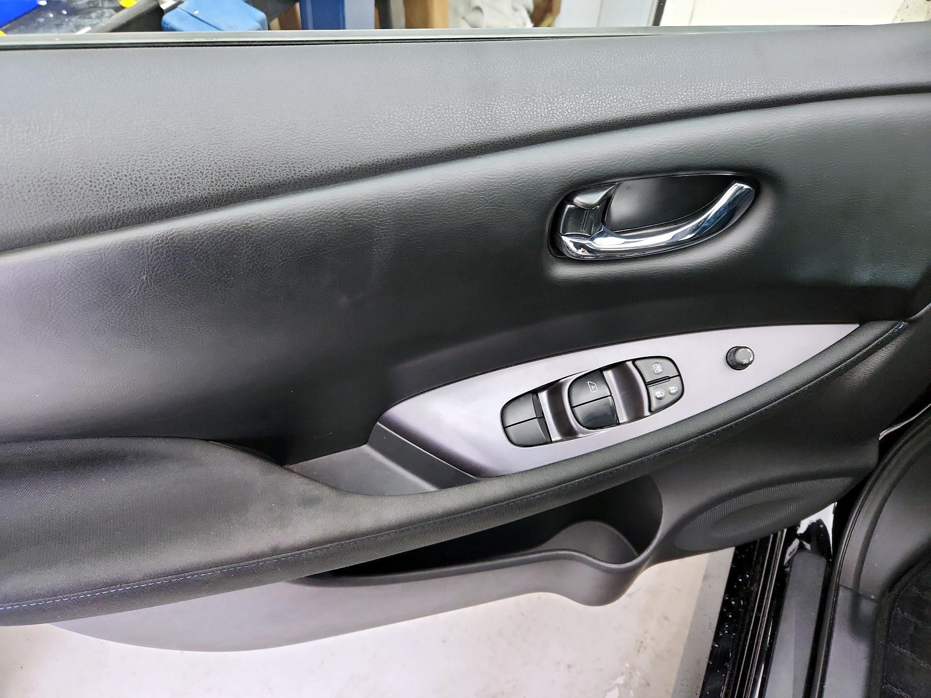 Thumbnail: 2025 Nissan Leaf - 12